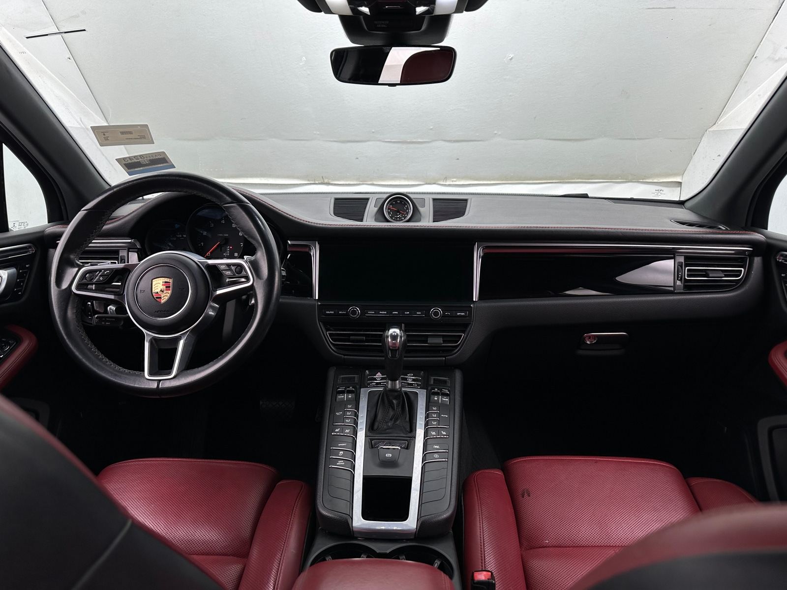 Thumbnail: 2020 Porsche Macan - 2