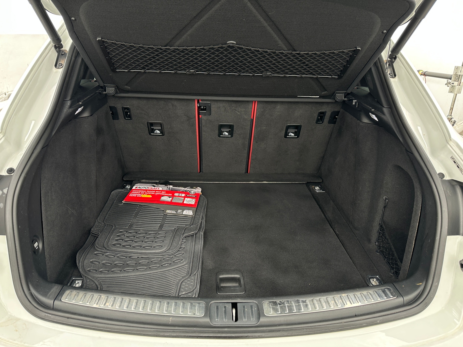 Thumbnail: 2020 Porsche Macan - 6