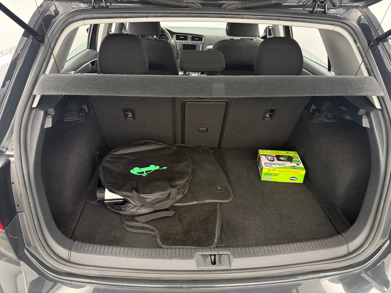 Thumbnail: 2016 Volkswagen e-Golf - 7