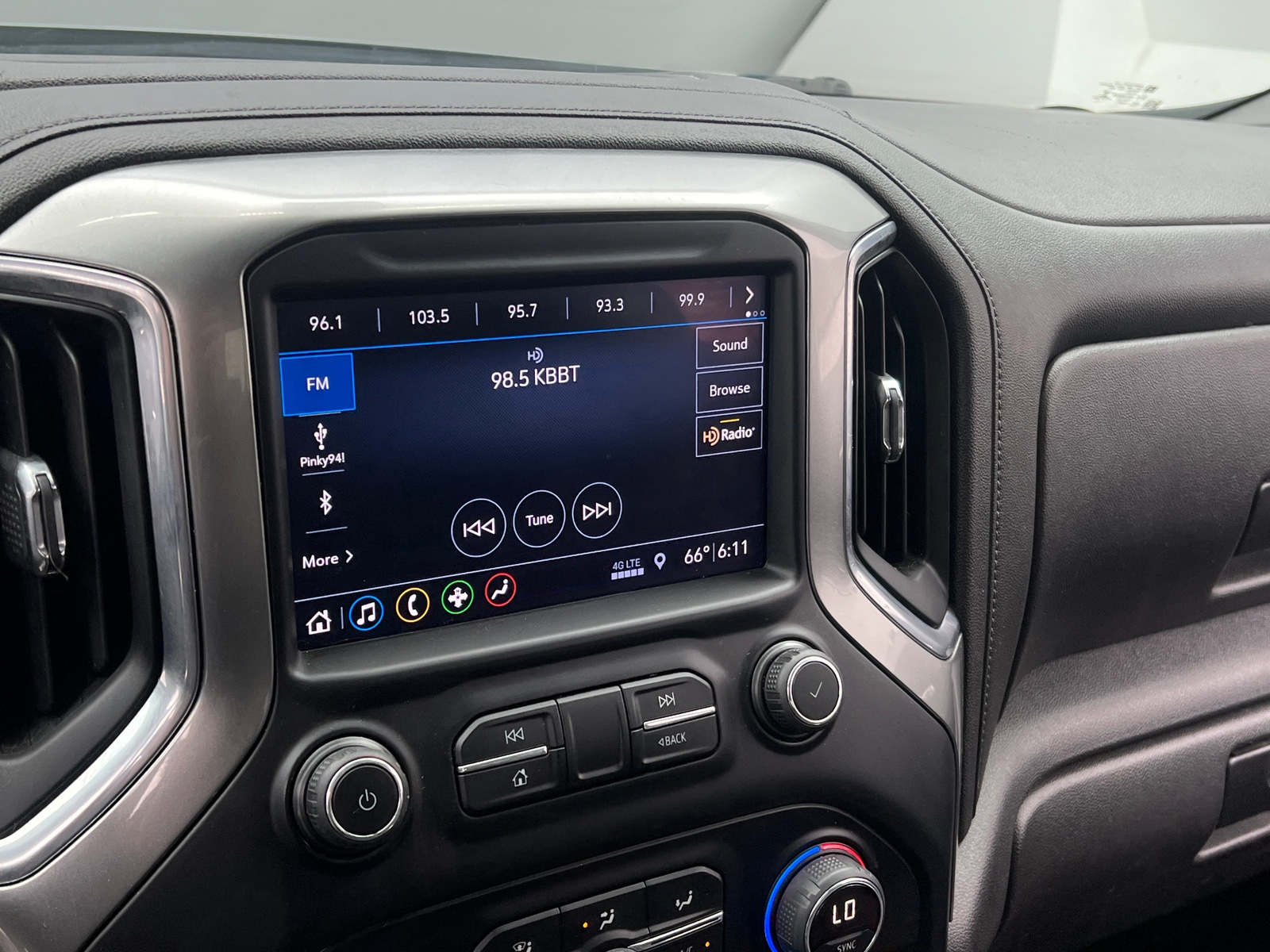 Thumbnail: 2019 Chevrolet Silverado 1500 - 4