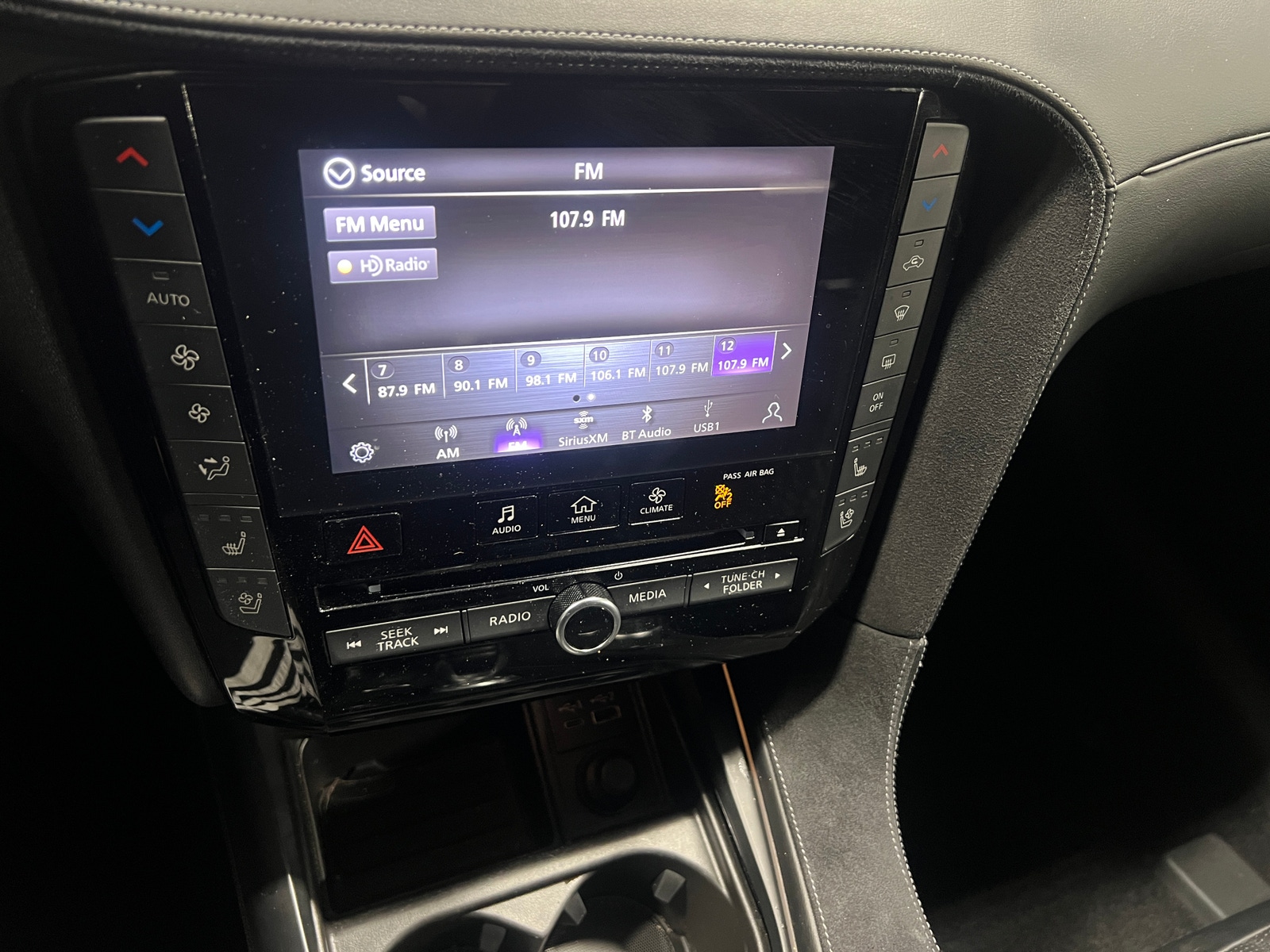 Thumbnail: 2022 INFINITI QX50 - 3