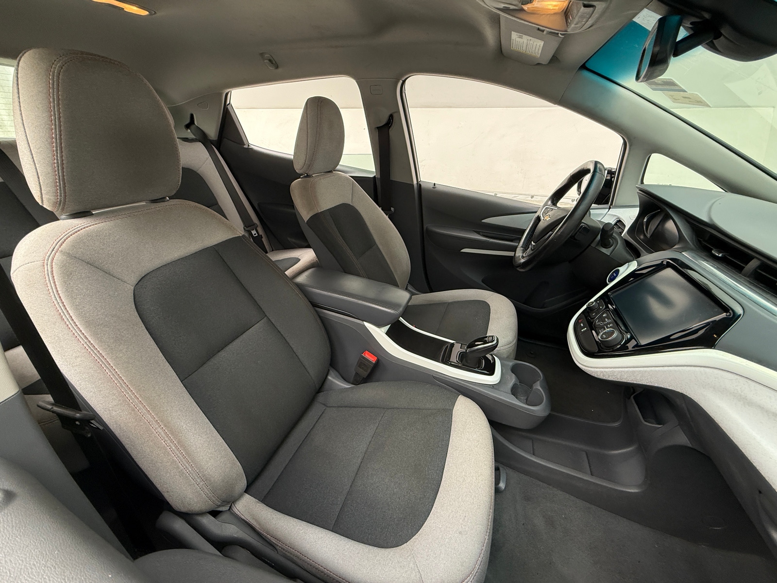 Thumbnail: 2018 Chevrolet Bolt EV - 2