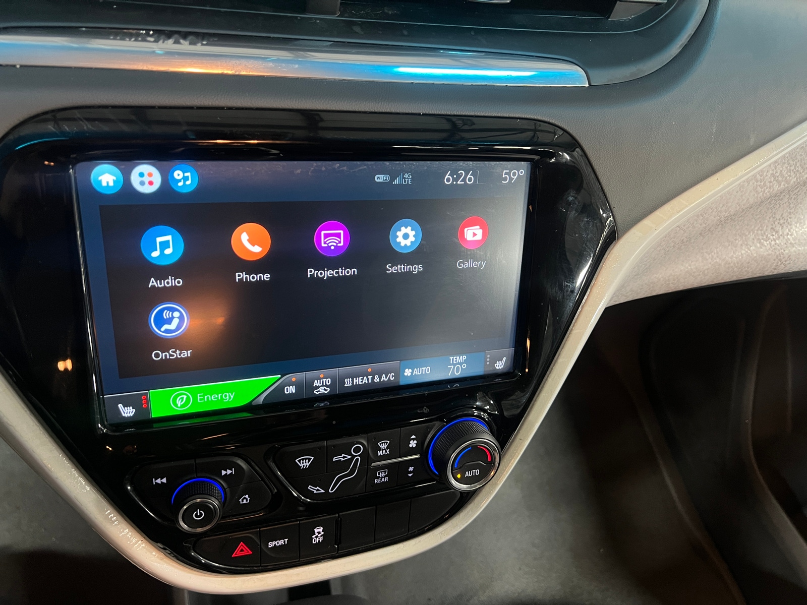 Thumbnail: 2018 Chevrolet Bolt EV - 4