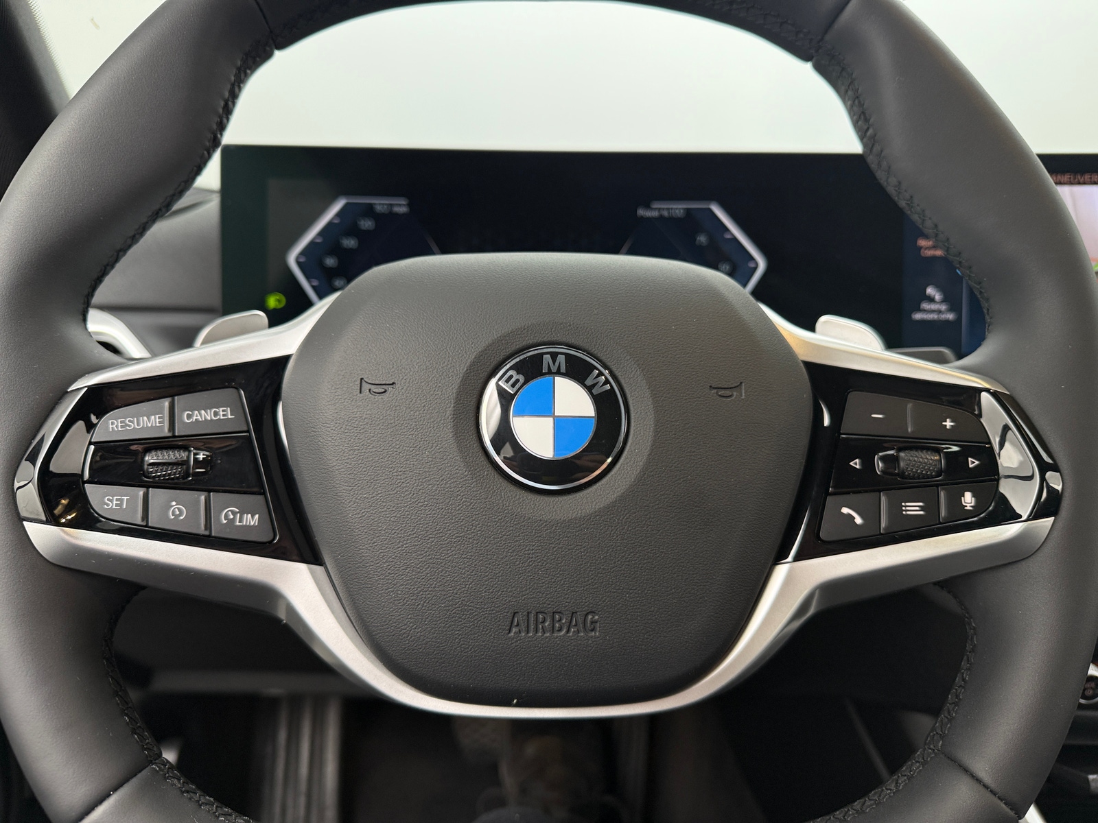 Thumbnail: 2025 BMW 3 Series - 4