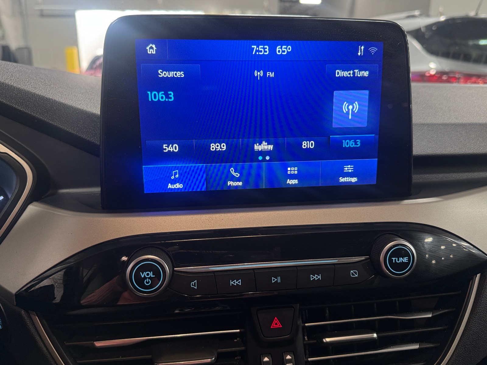 Thumbnail: 2022 Ford Escape - 4