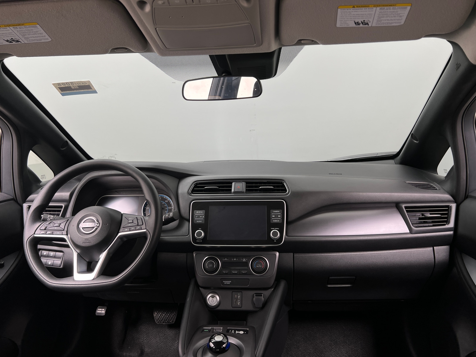 Thumbnail: 2025 Nissan Leaf - 3