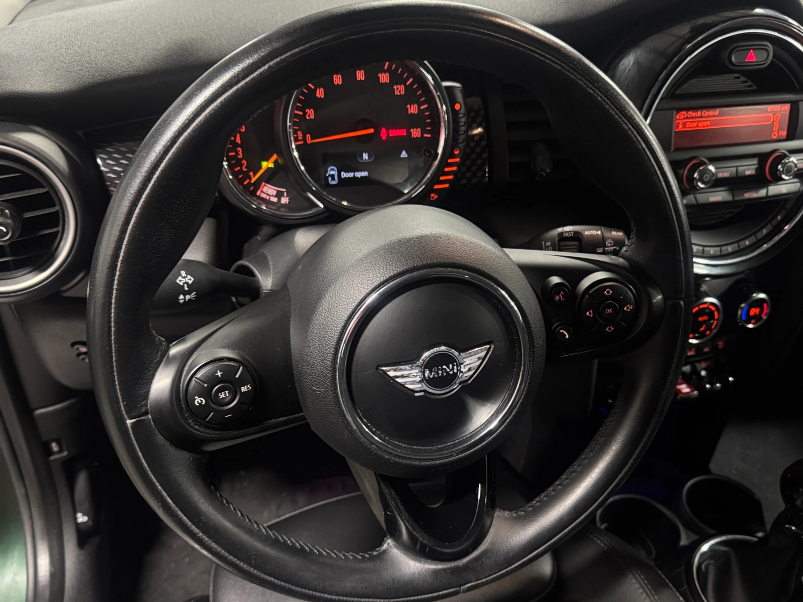 Thumbnail: 2015 MINI Cooper Hardtop - 4