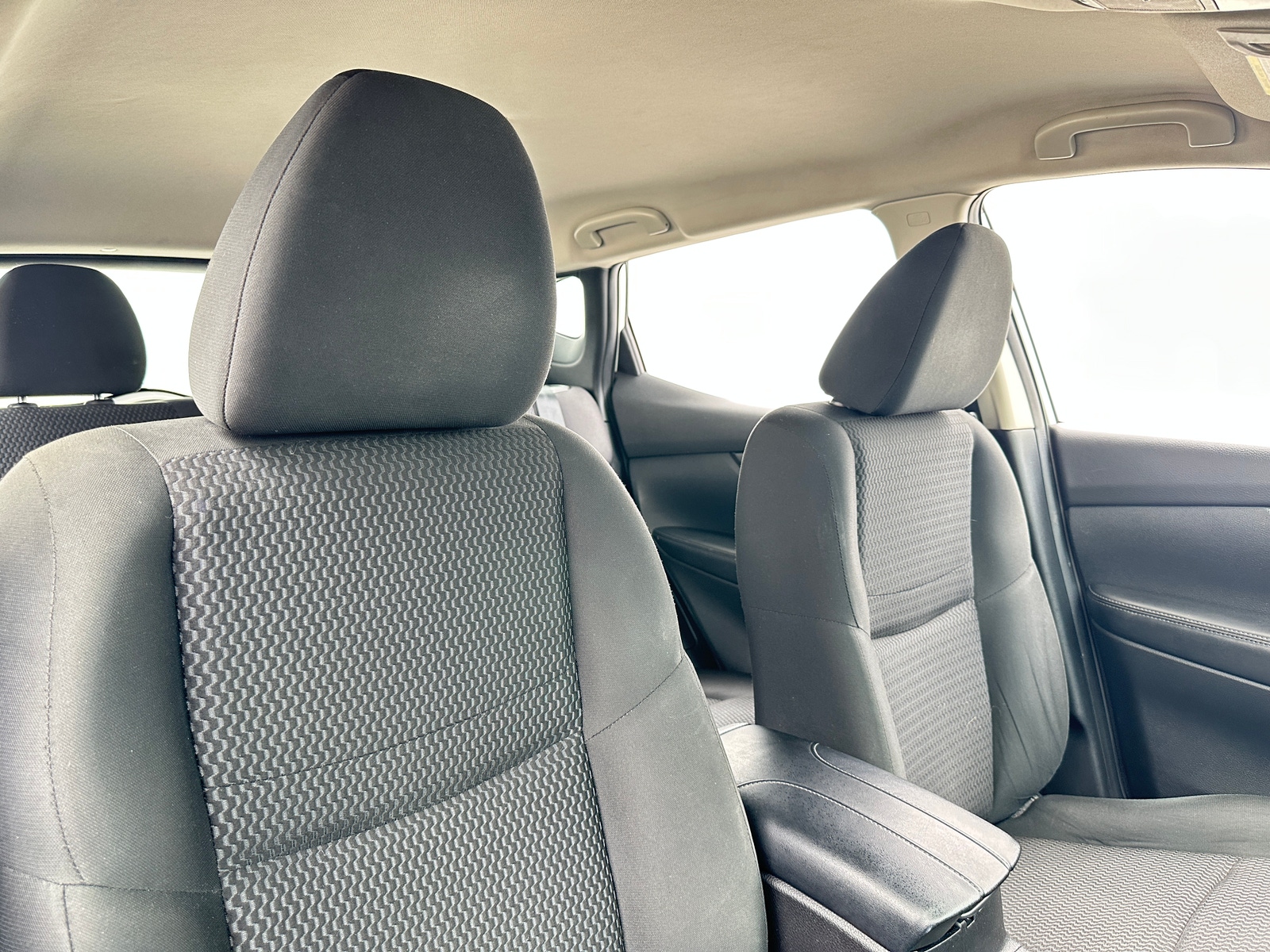 Thumbnail: 2021 Nissan Rogue Sport - 2