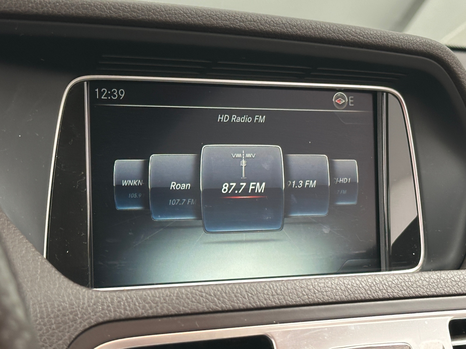 Thumbnail: 2016 Mercedes-Benz E-Class - 3