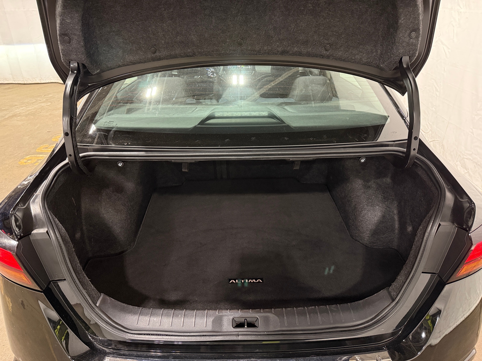 Thumbnail: 2023 Nissan Altima - 7