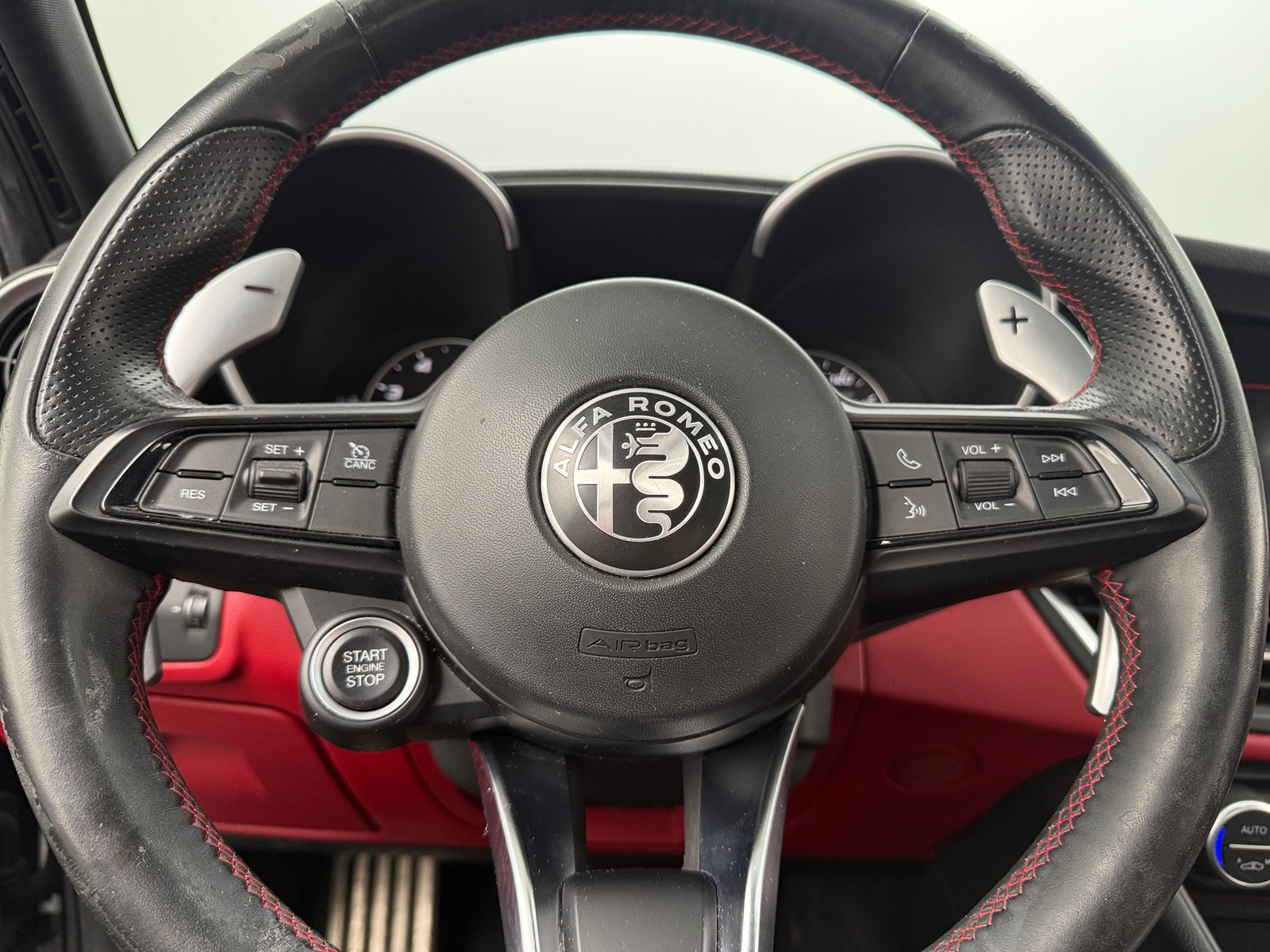 Thumbnail: 2020 Alfa Romeo Giulia - 4