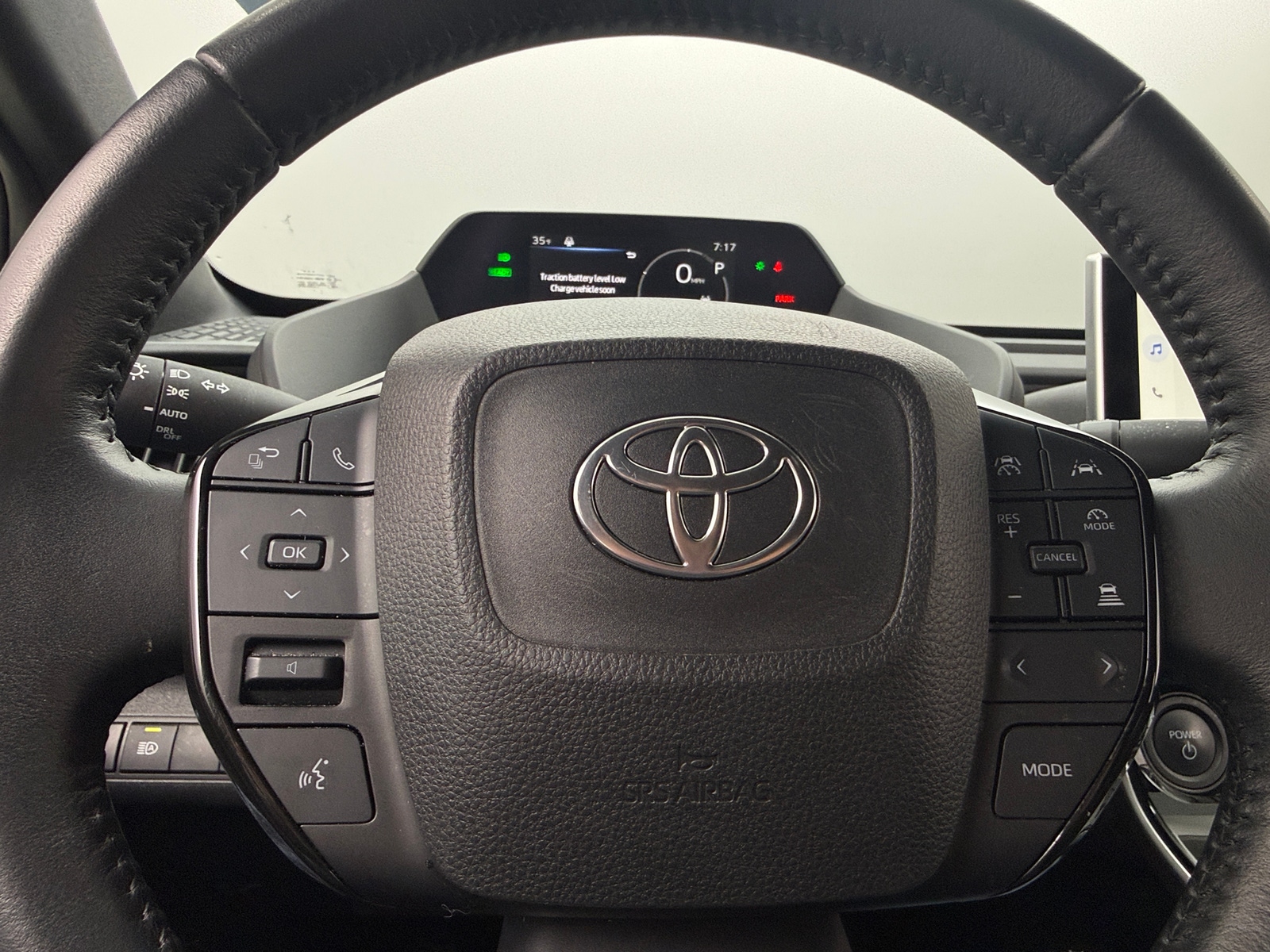 Thumbnail: 2023 Toyota bZ4X - 4