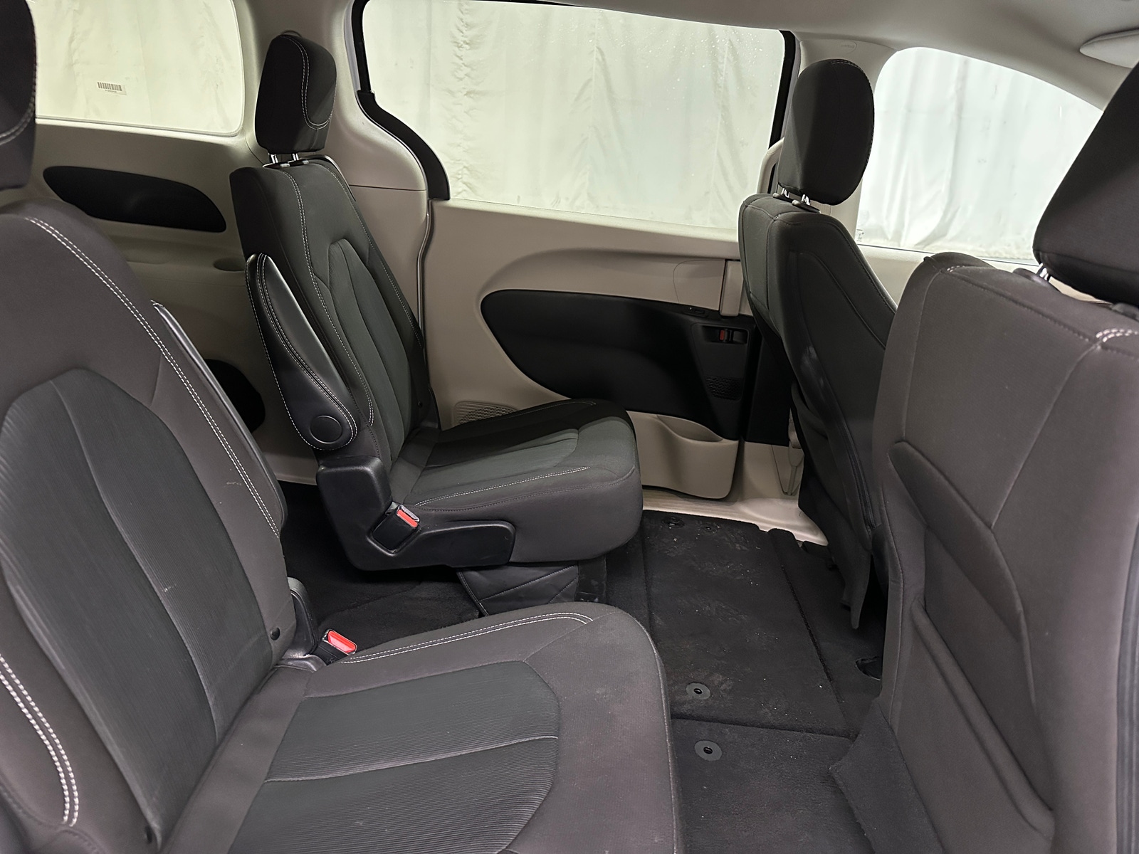 Thumbnail: 2024 Chrysler Voyager - 6