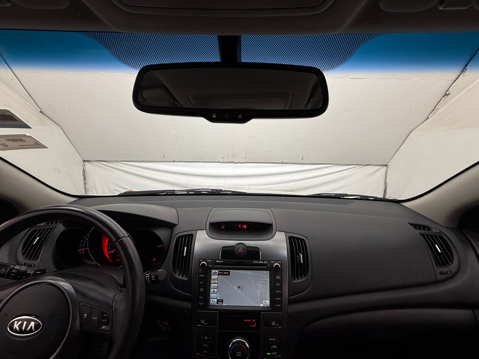 Thumbnail: 2011 Kia Forte - 3