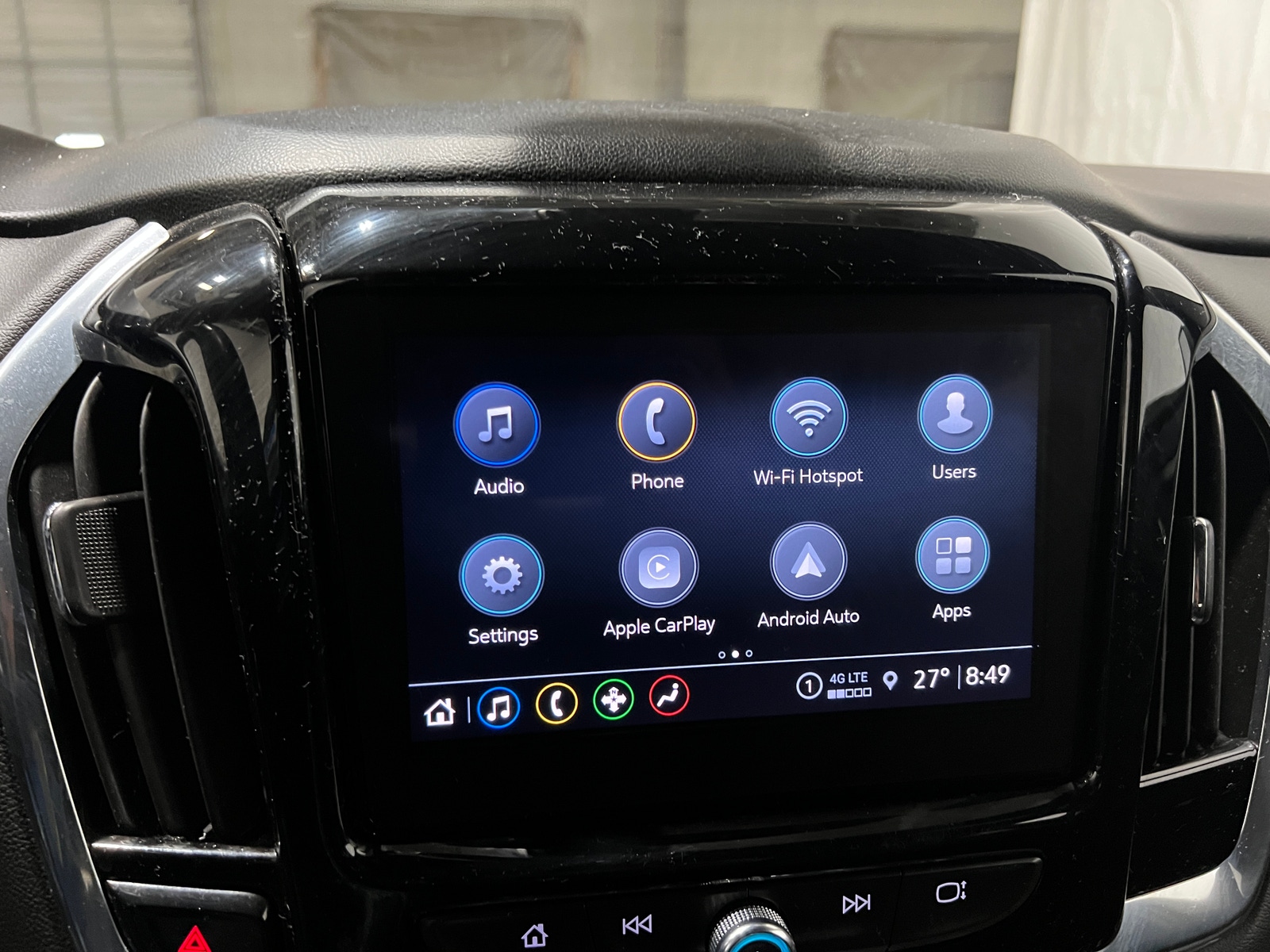 Thumbnail: 2023 Chevrolet Traverse - 3