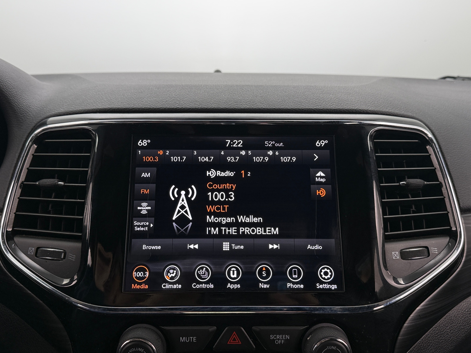 Thumbnail: 2020 Jeep Grand Cherokee - 3