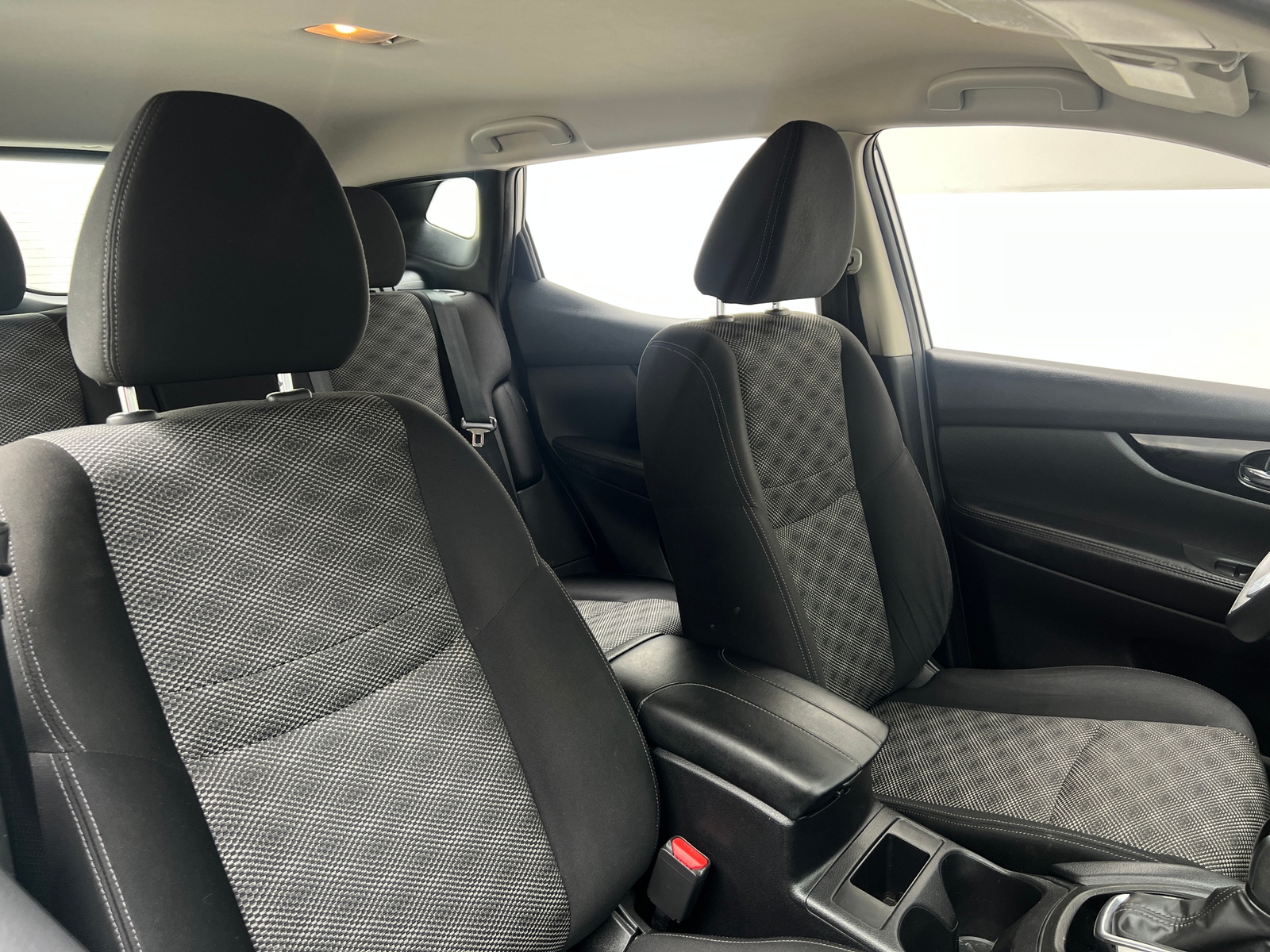 Thumbnail: 2020 Nissan Rogue Sport - 2