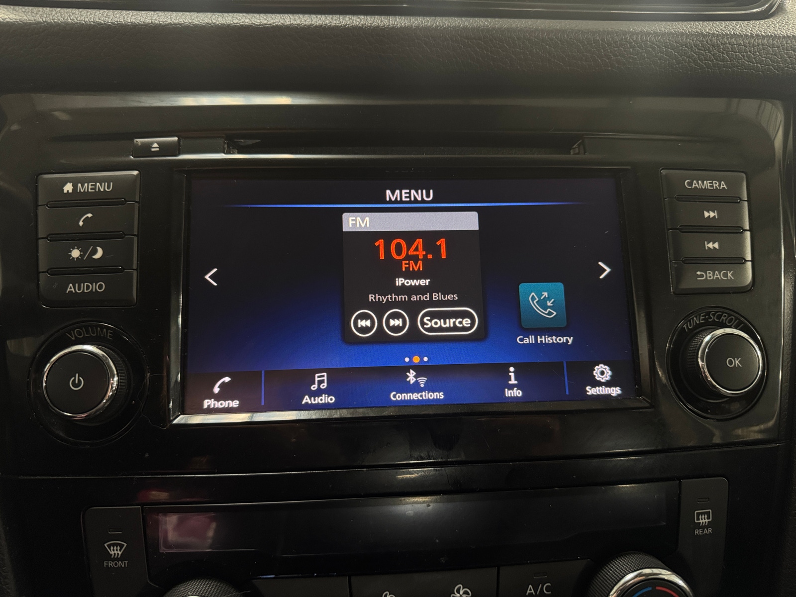 Thumbnail: 2020 Nissan Rogue Sport - 4