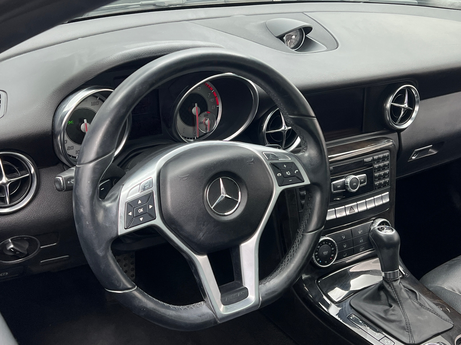 Thumbnail: 2014 Mercedes-Benz SLK - 3