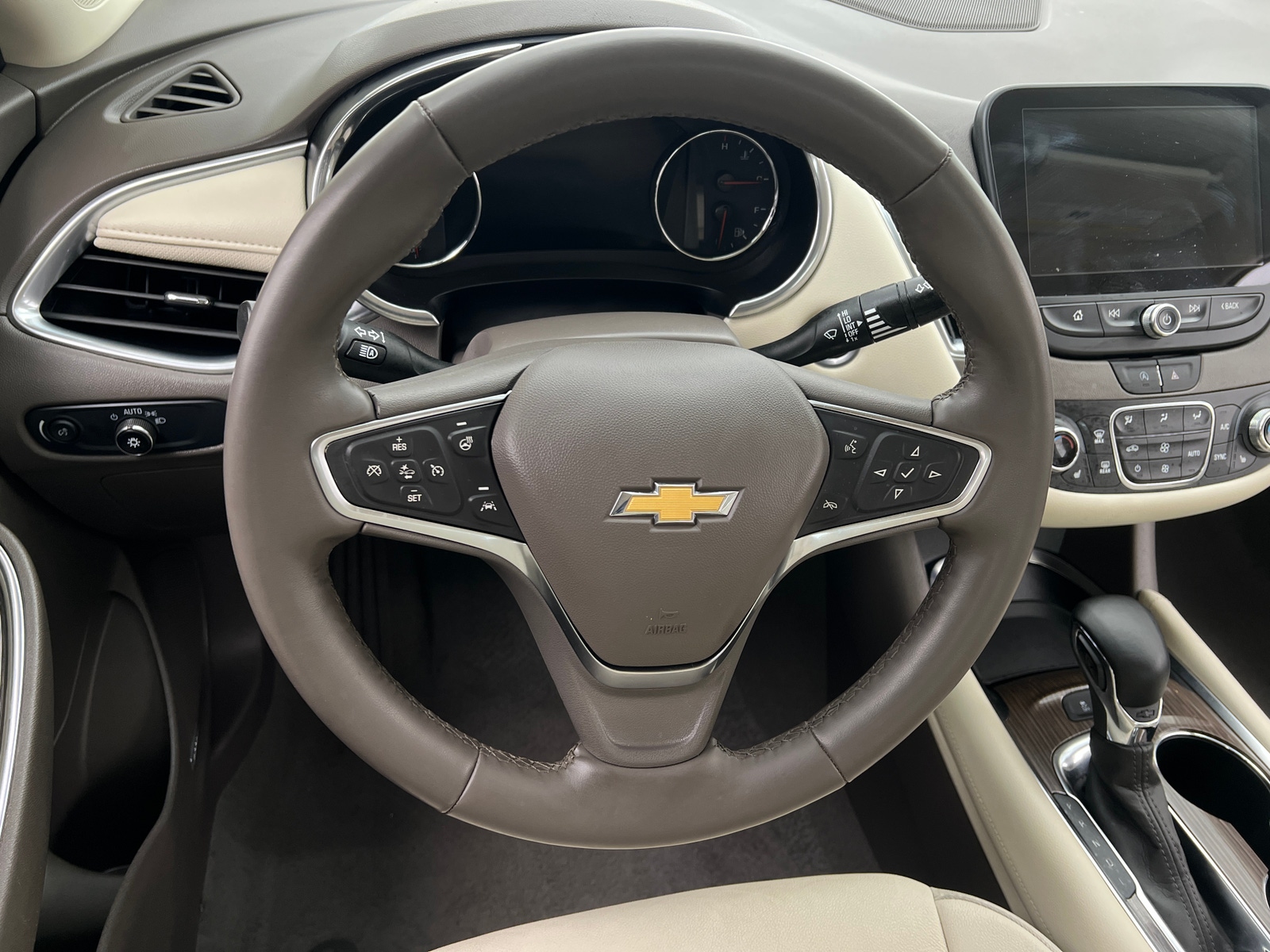 Thumbnail: 2024 Chevrolet Malibu - 4