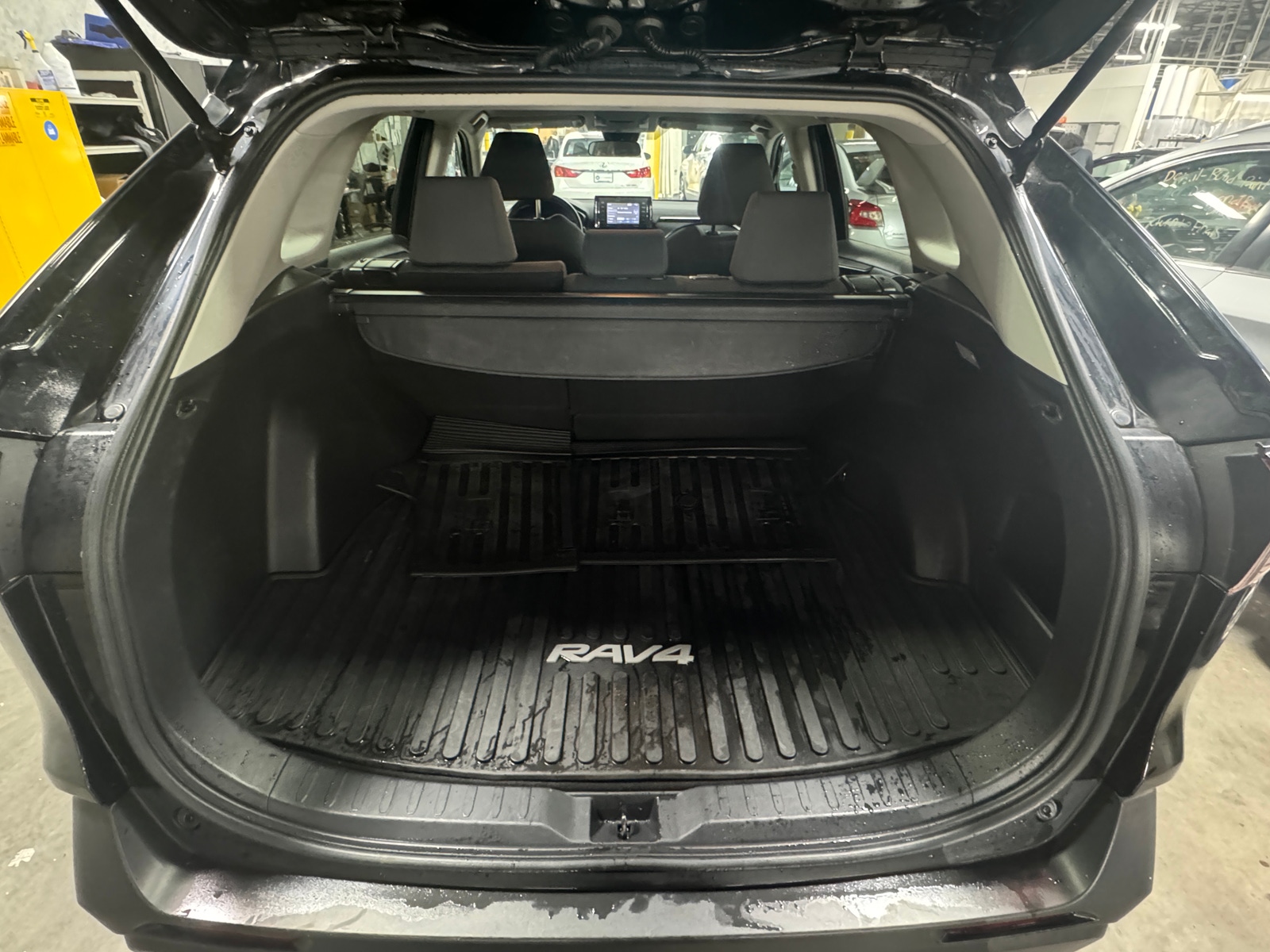 Thumbnail: 2020 Toyota RAV4 - 7