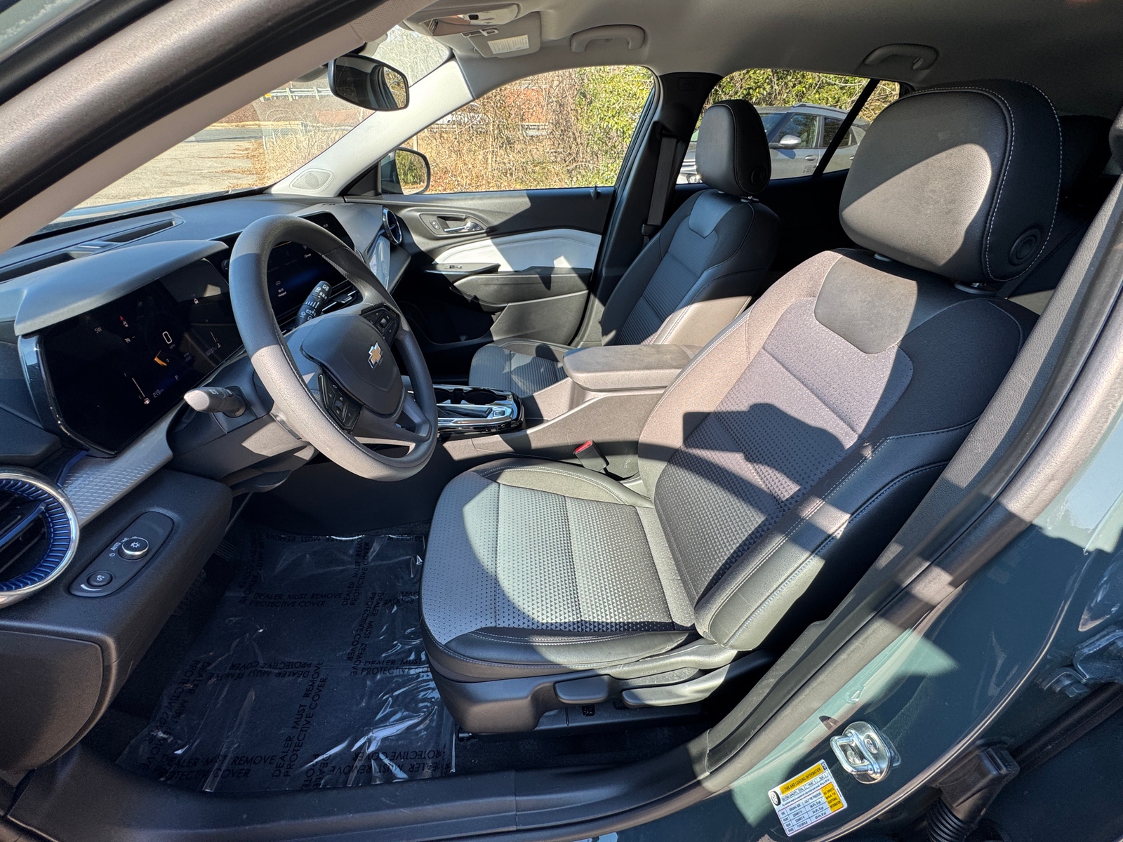 Thumbnail: 2025 Chevrolet Trax - 2