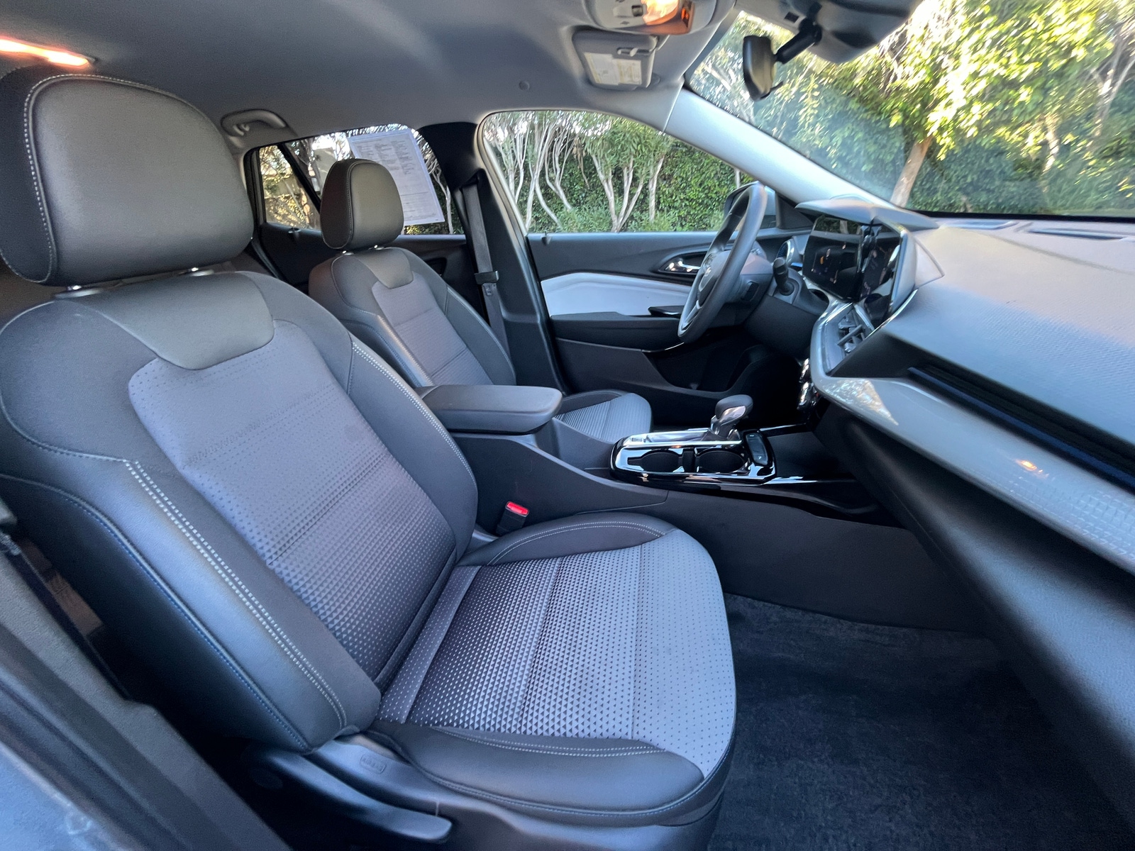 Thumbnail: 2025 Chevrolet Trax - 2