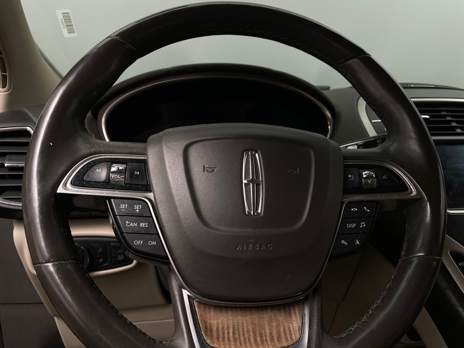 Thumbnail: 2019 Lincoln Nautilus - 4