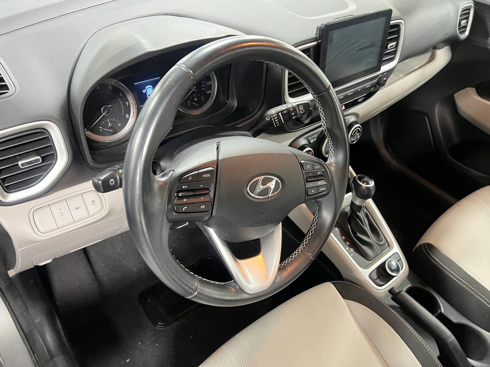 Thumbnail: 2022 Hyundai Venue - 5