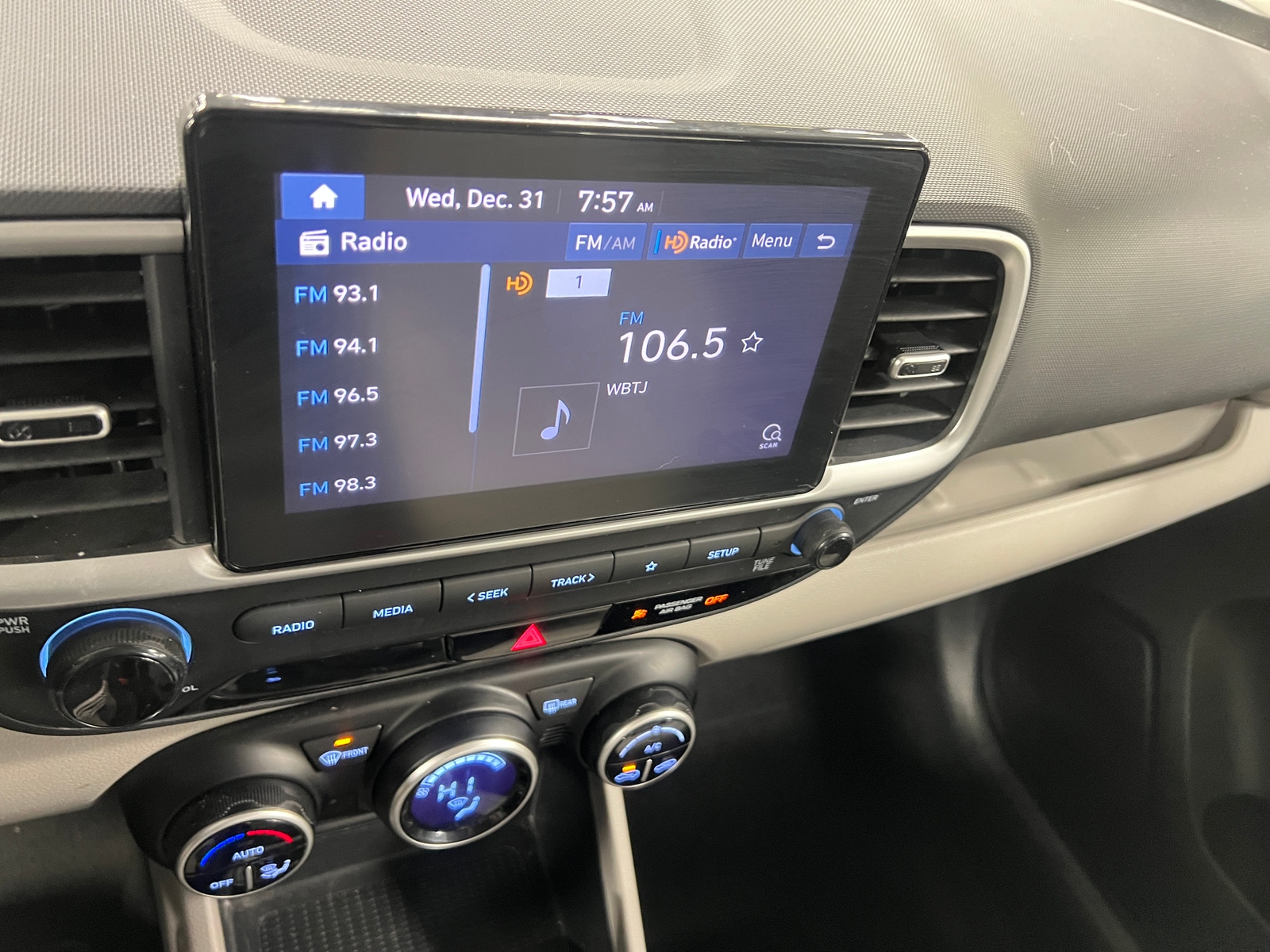 Thumbnail: 2022 Hyundai Venue - 4