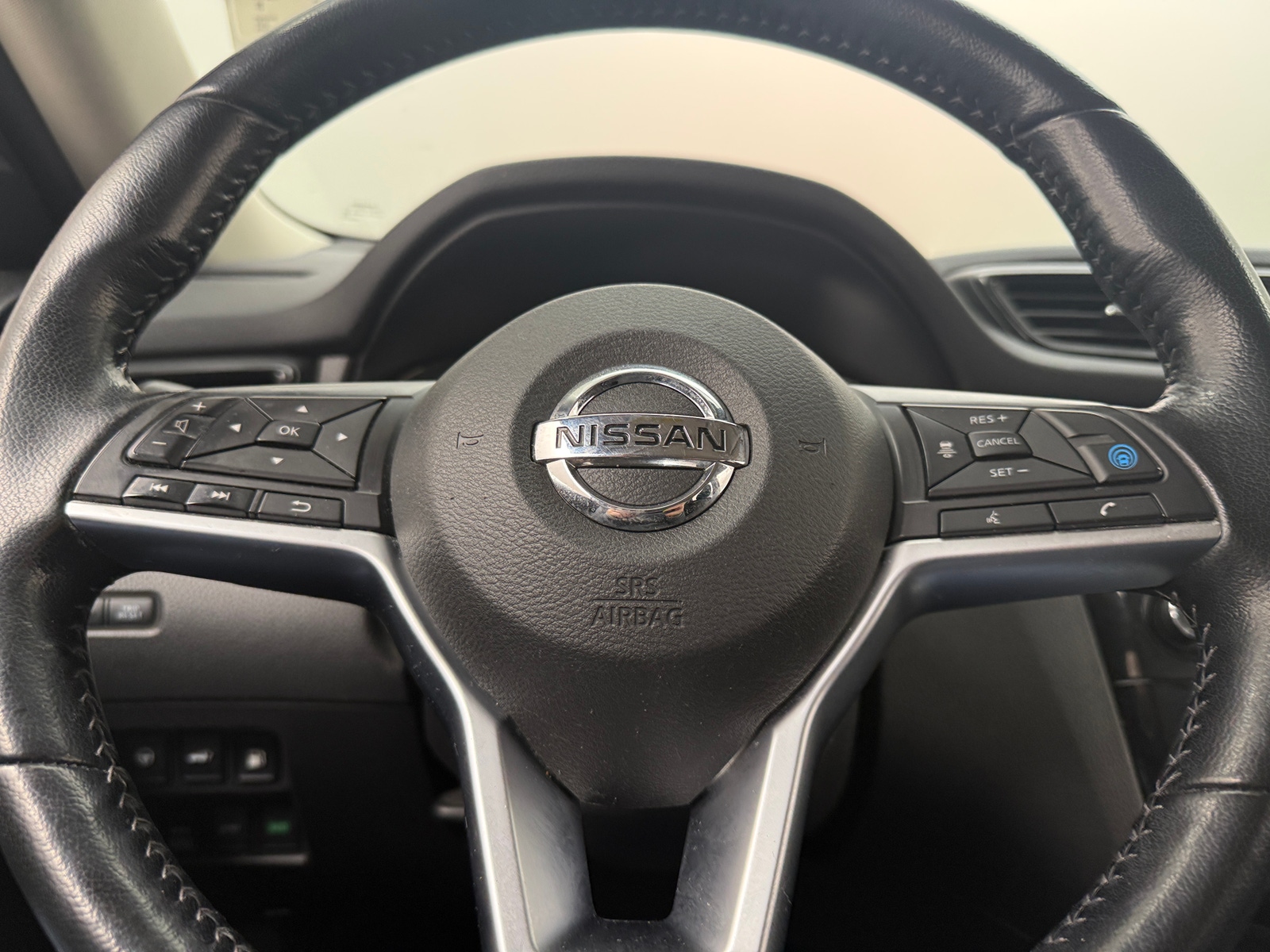 Thumbnail: 2020 Nissan Rogue - 5