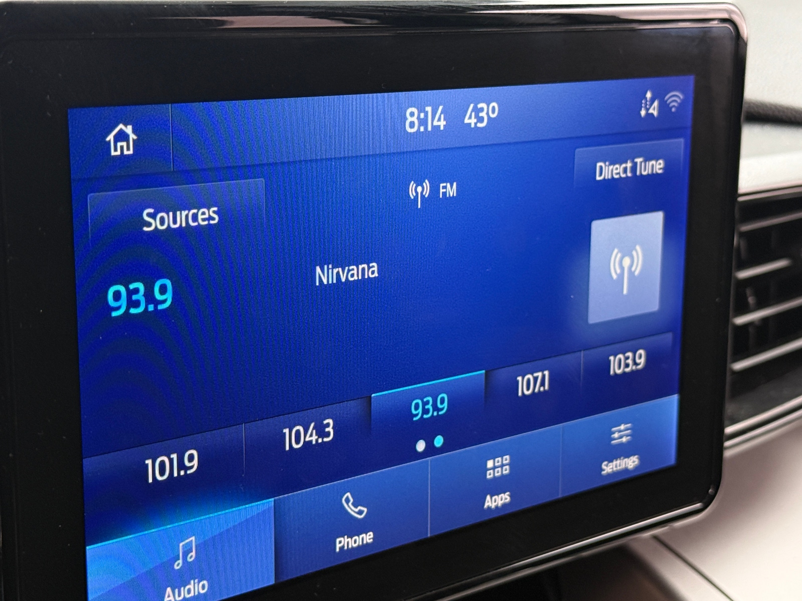 Thumbnail: 2022 Ford Explorer - 4