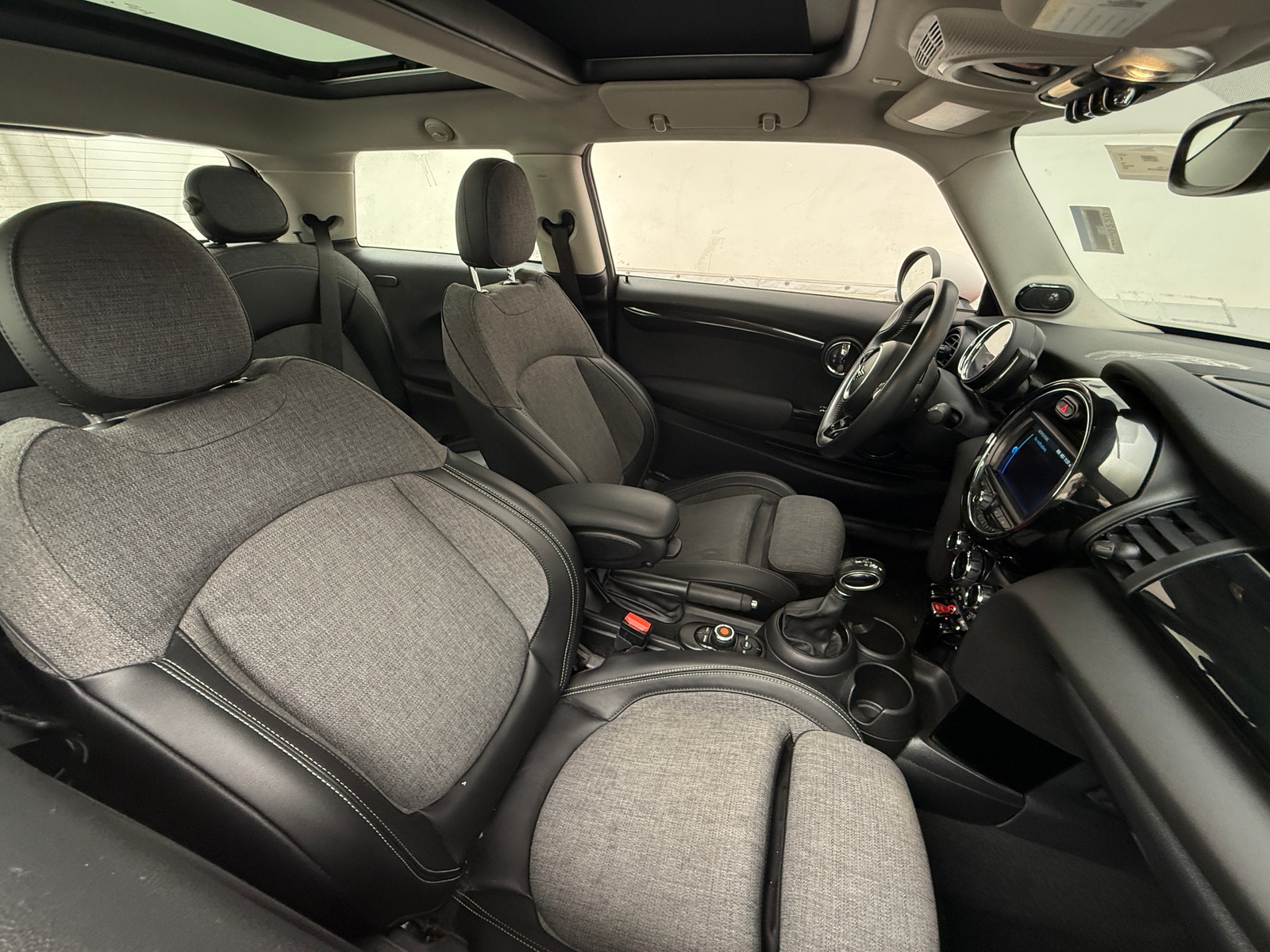 Thumbnail: 2019 MINI Cooper Hardtop - 2