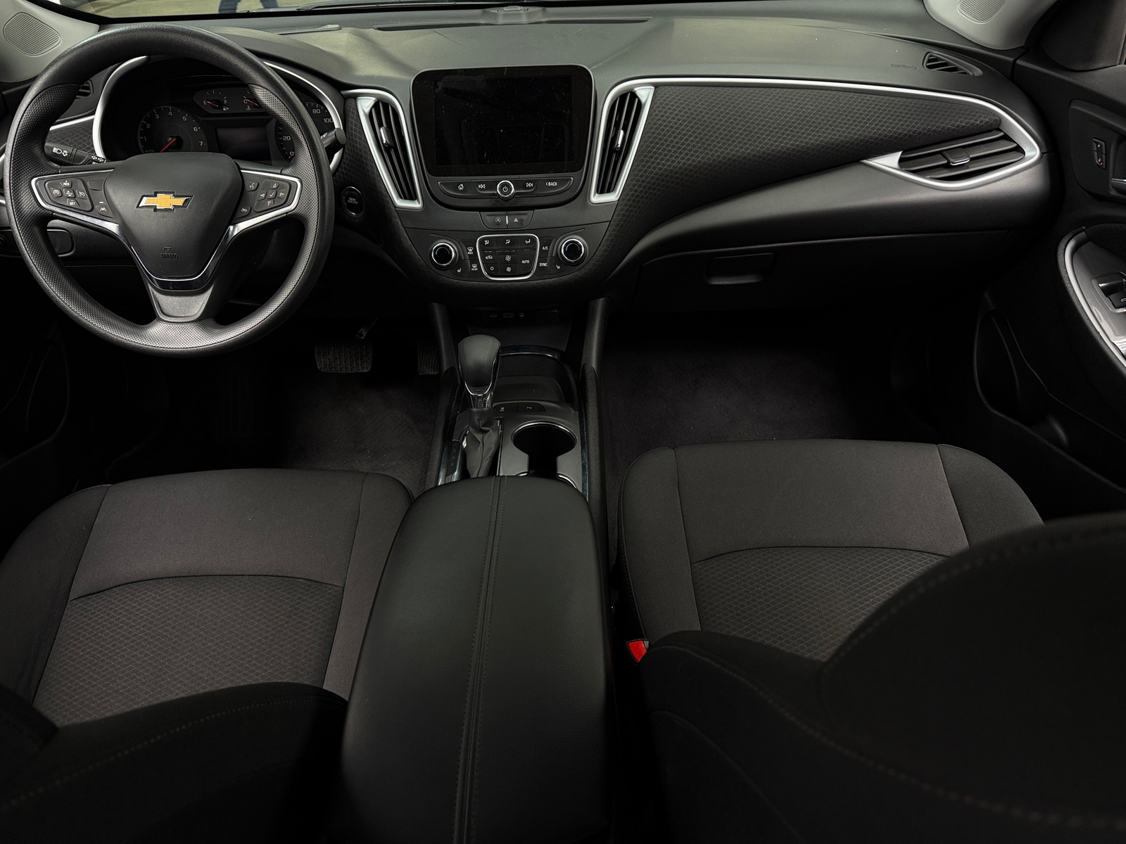 Thumbnail: 2024 Chevrolet Malibu - 3