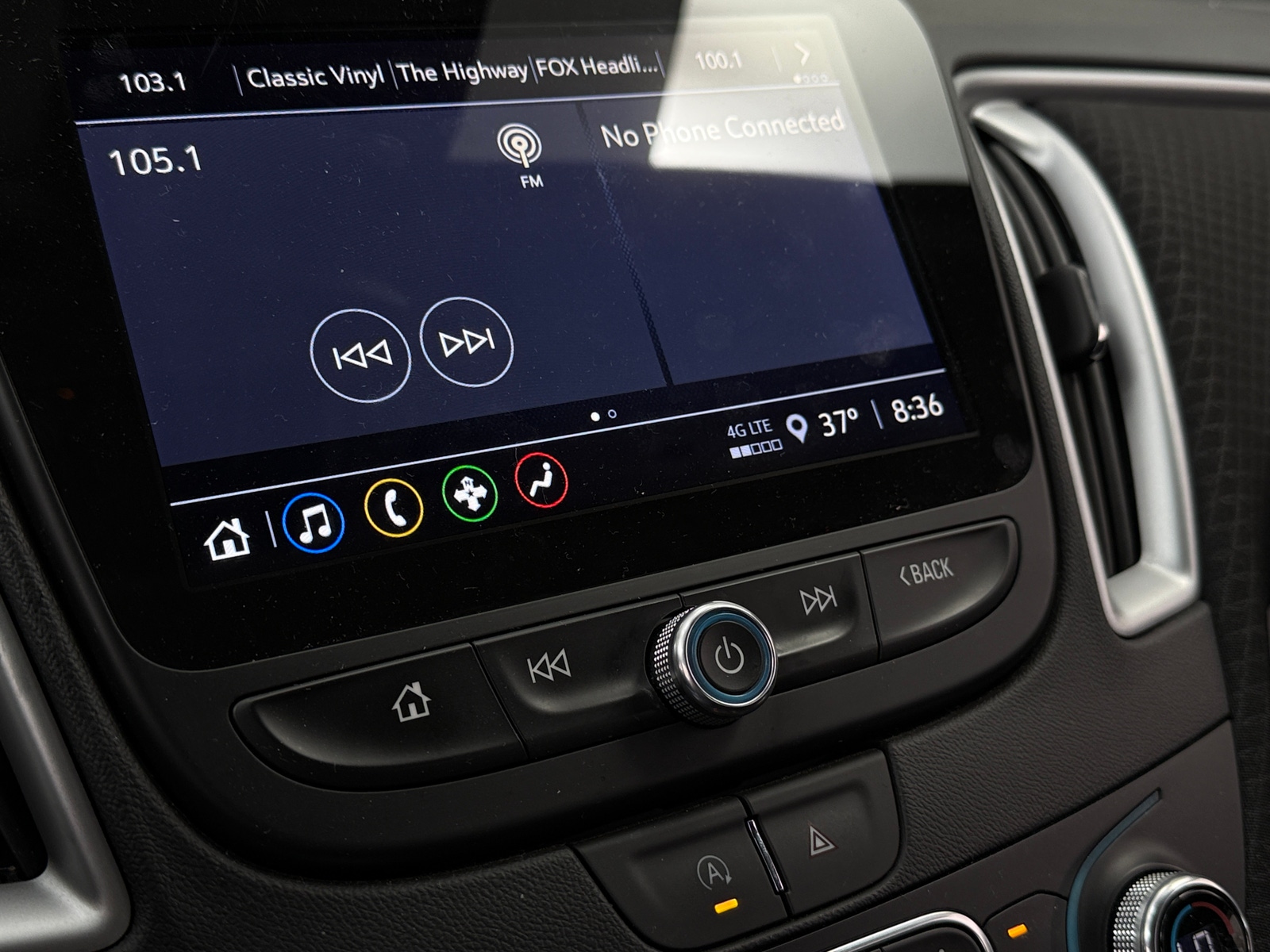 Thumbnail: 2024 Chevrolet Malibu - 4