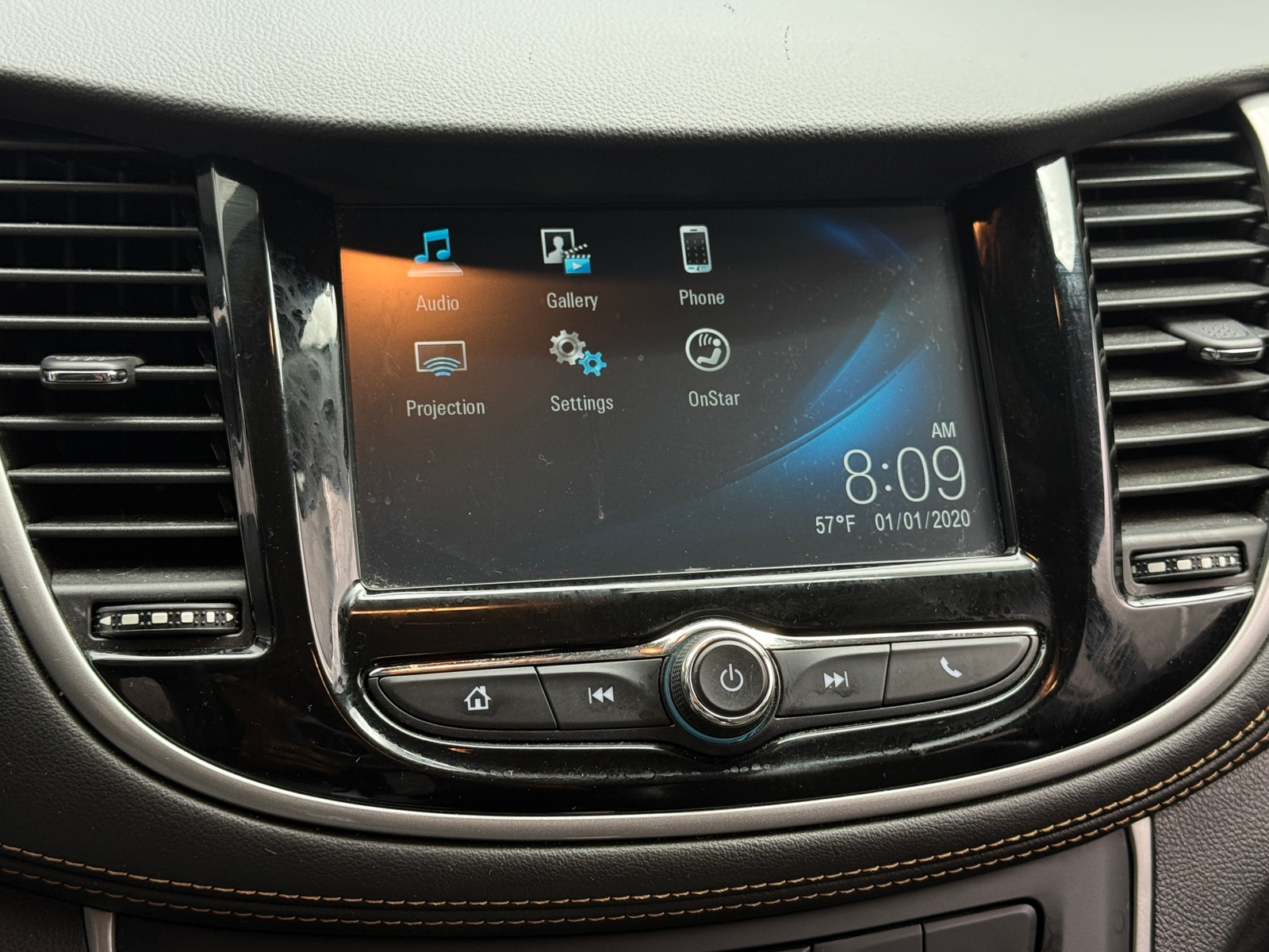 Thumbnail: 2017 Chevrolet Trax - 4