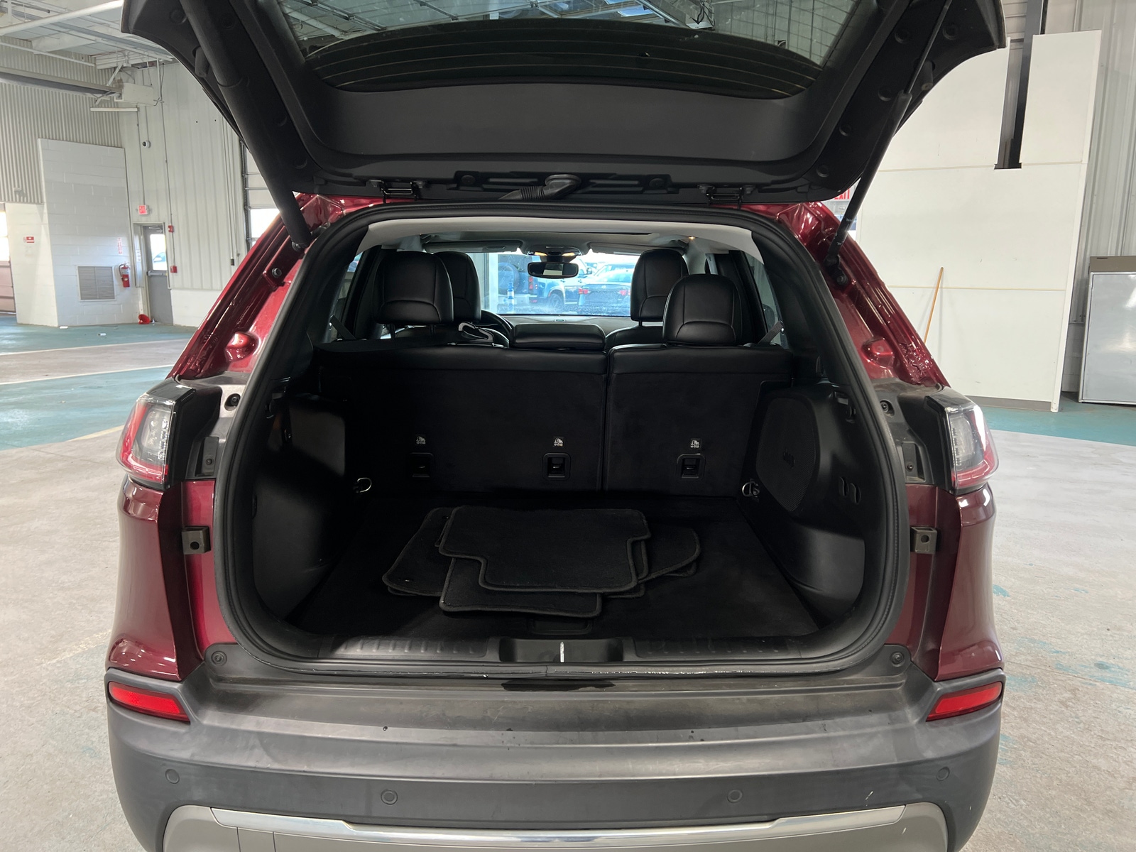 Thumbnail: 2021 Jeep Cherokee - 6