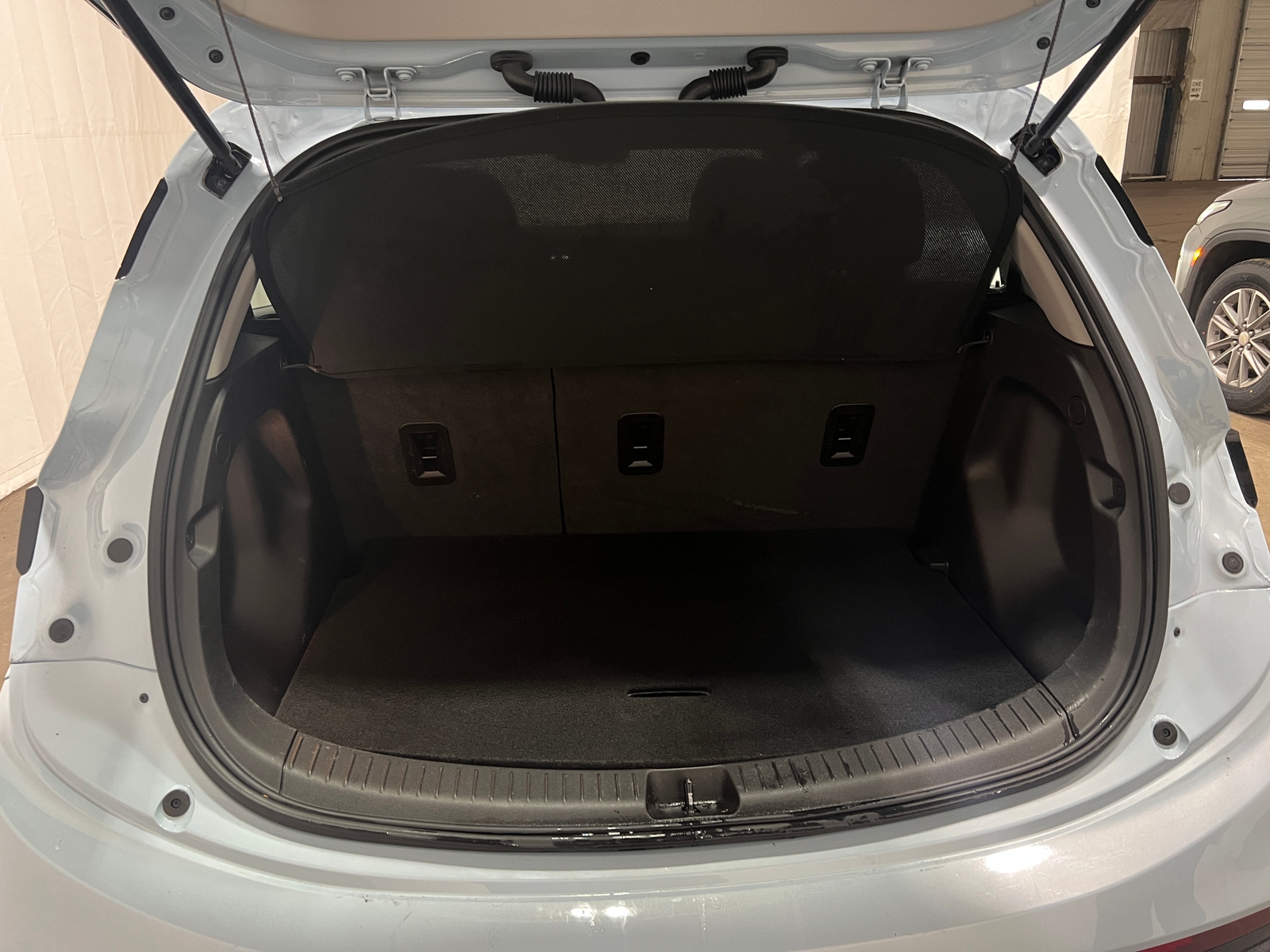 Thumbnail: 2023 Chevrolet Bolt EV - 6