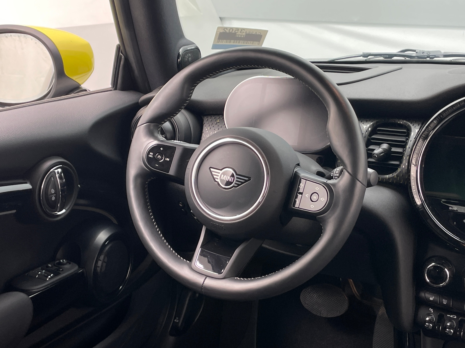 Thumbnail: 2023 MINI Cooper Hardtop - 4