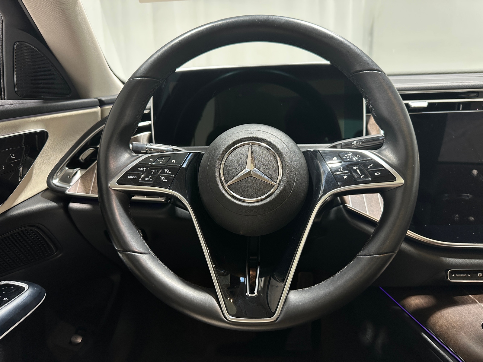 Thumbnail: 2025 Mercedes-Benz E-Class - 4