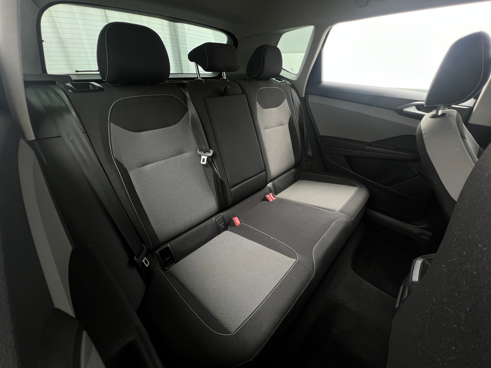 Thumbnail: 2022 Volkswagen Taos - 6