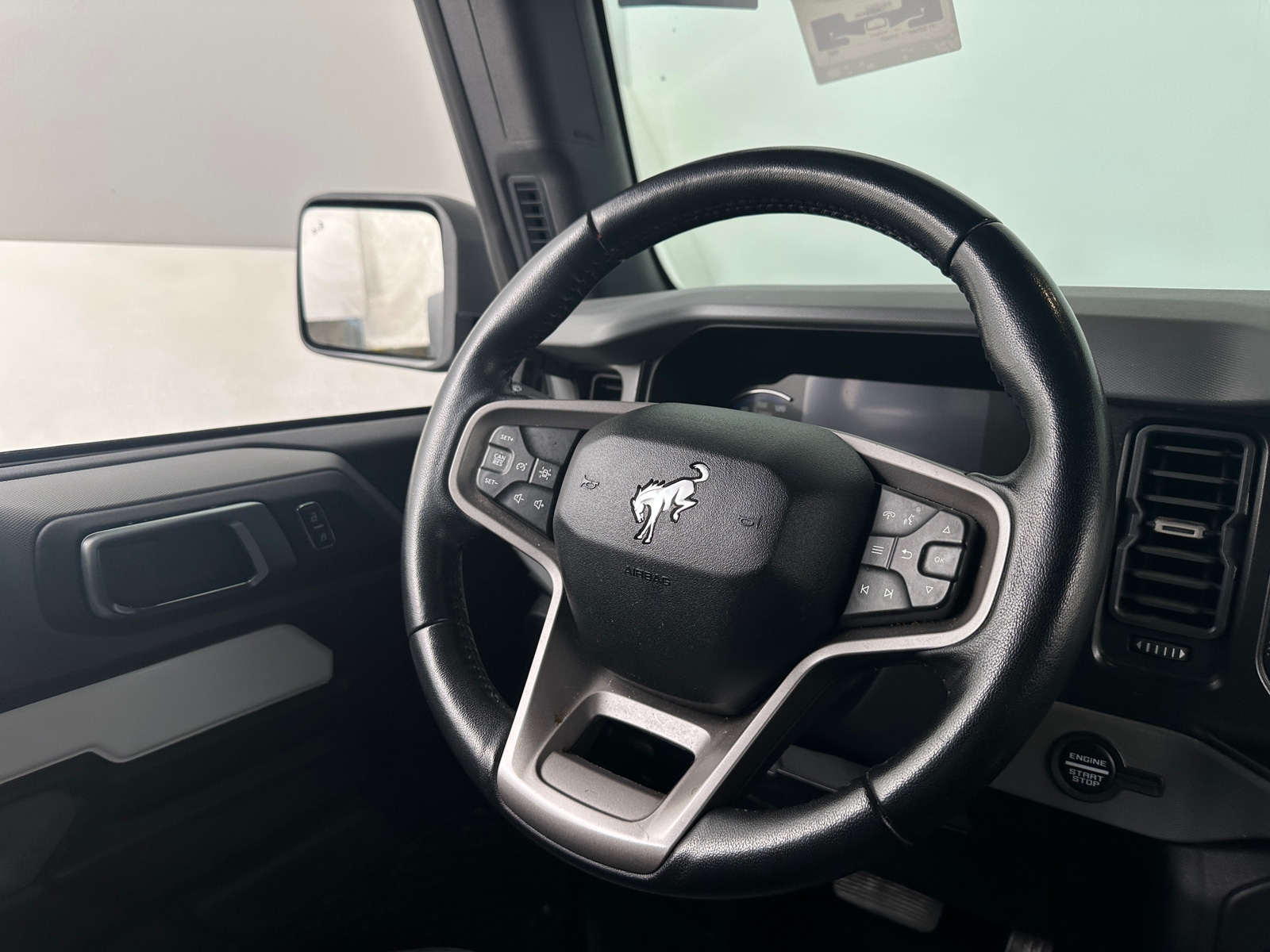 Thumbnail: 2022 Ford Bronco - 5