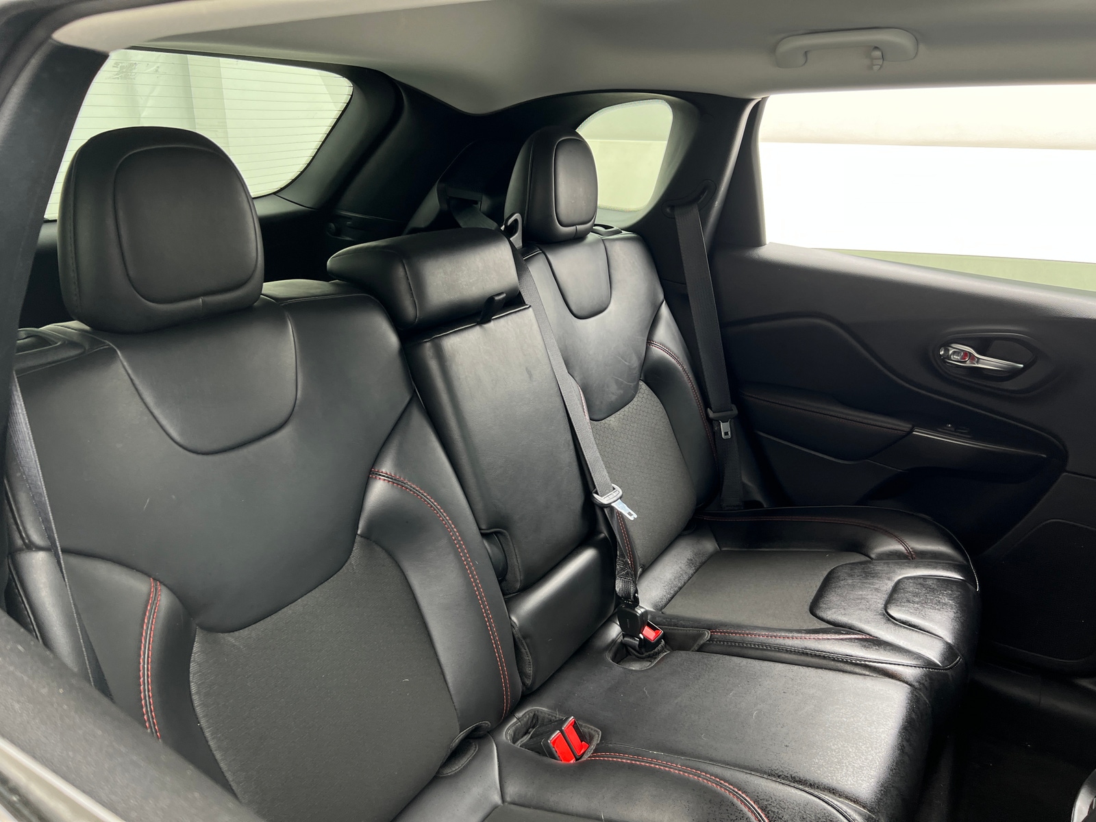 Thumbnail: 2020 Jeep Cherokee - 6