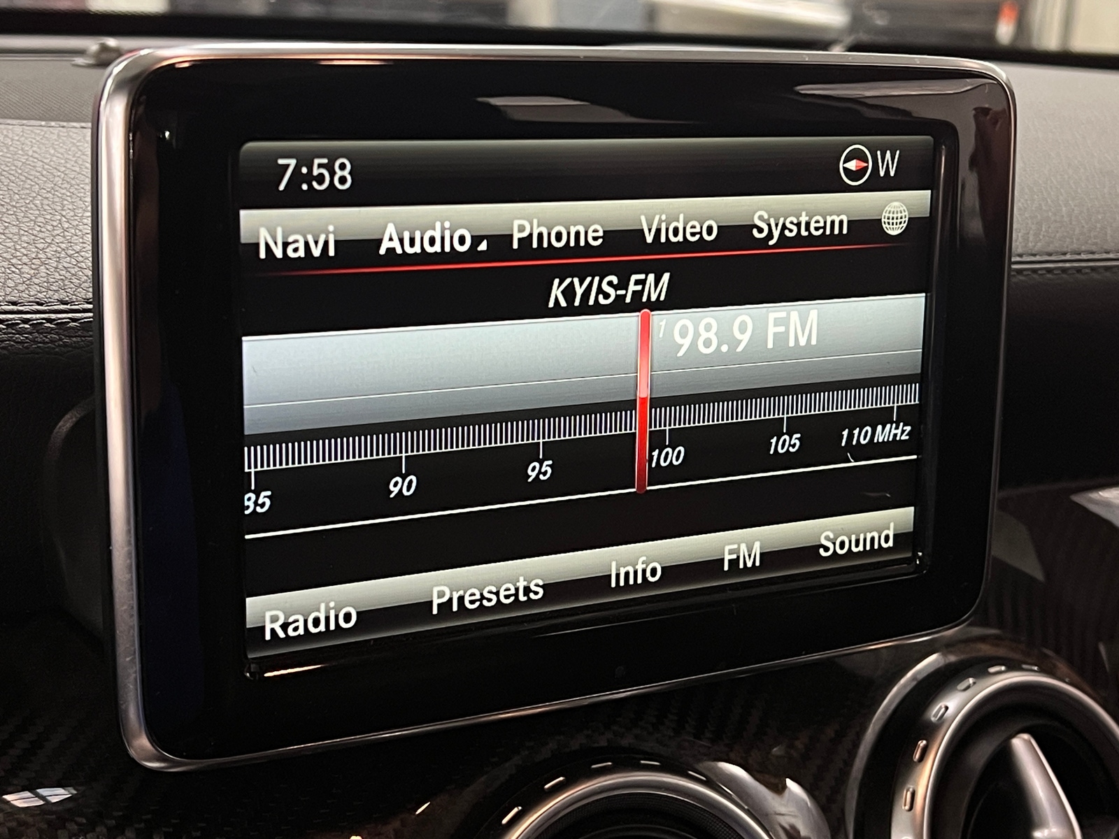 Thumbnail: 2015 Mercedes-Benz GLA - 3