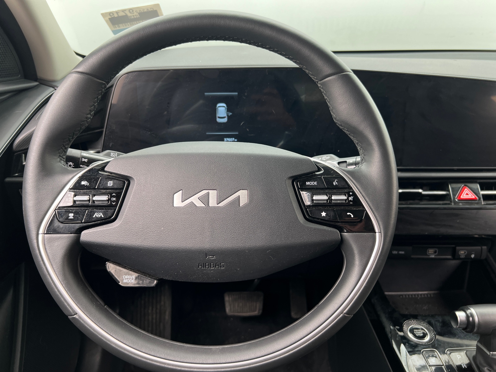 Thumbnail: 2023 Kia Niro - 5