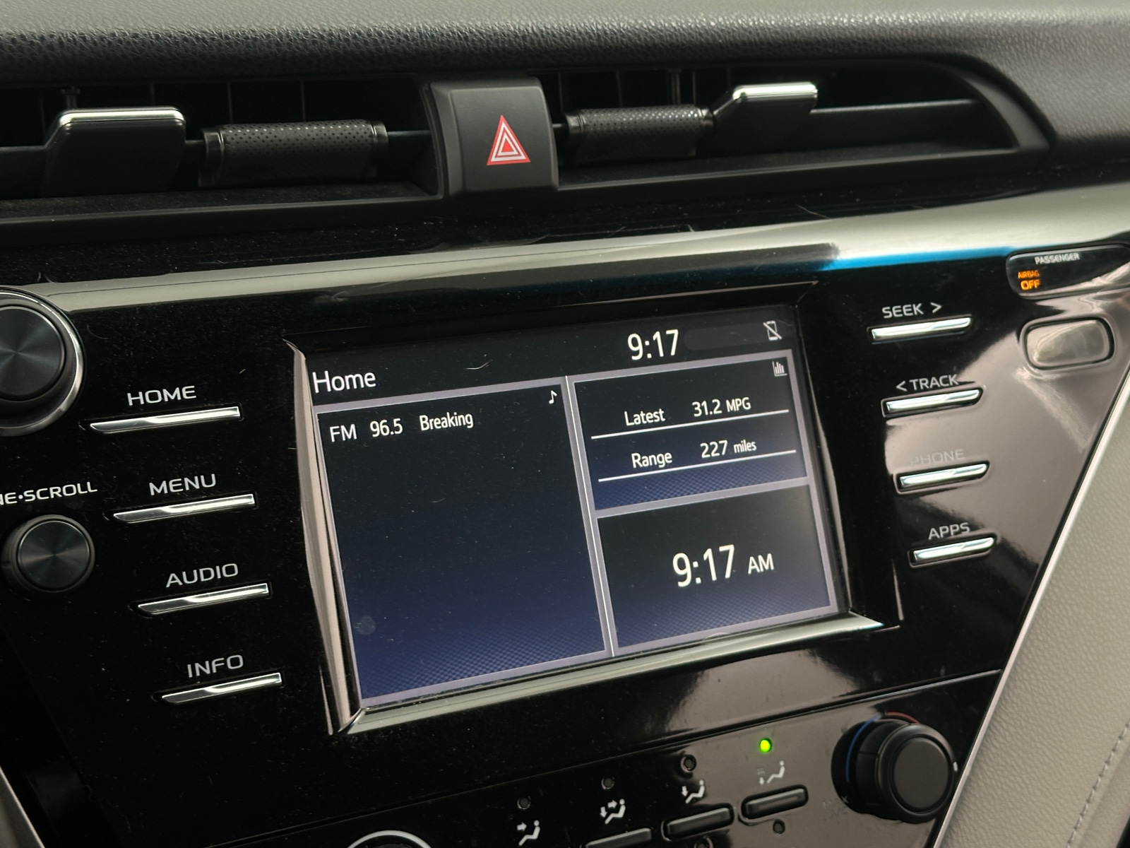 Thumbnail: 2018 Toyota Camry - 4