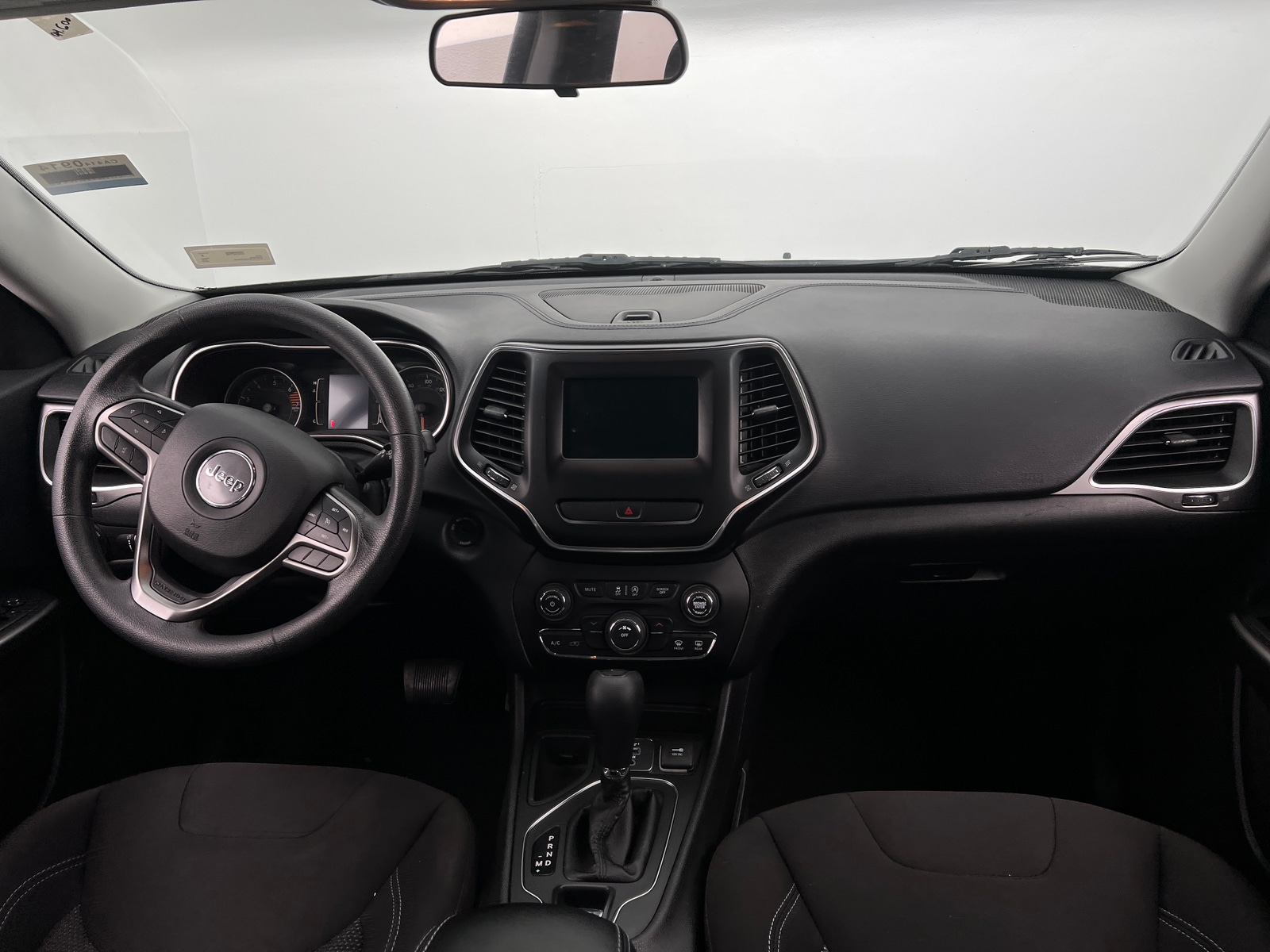 Thumbnail: 2019 Jeep Cherokee - 3