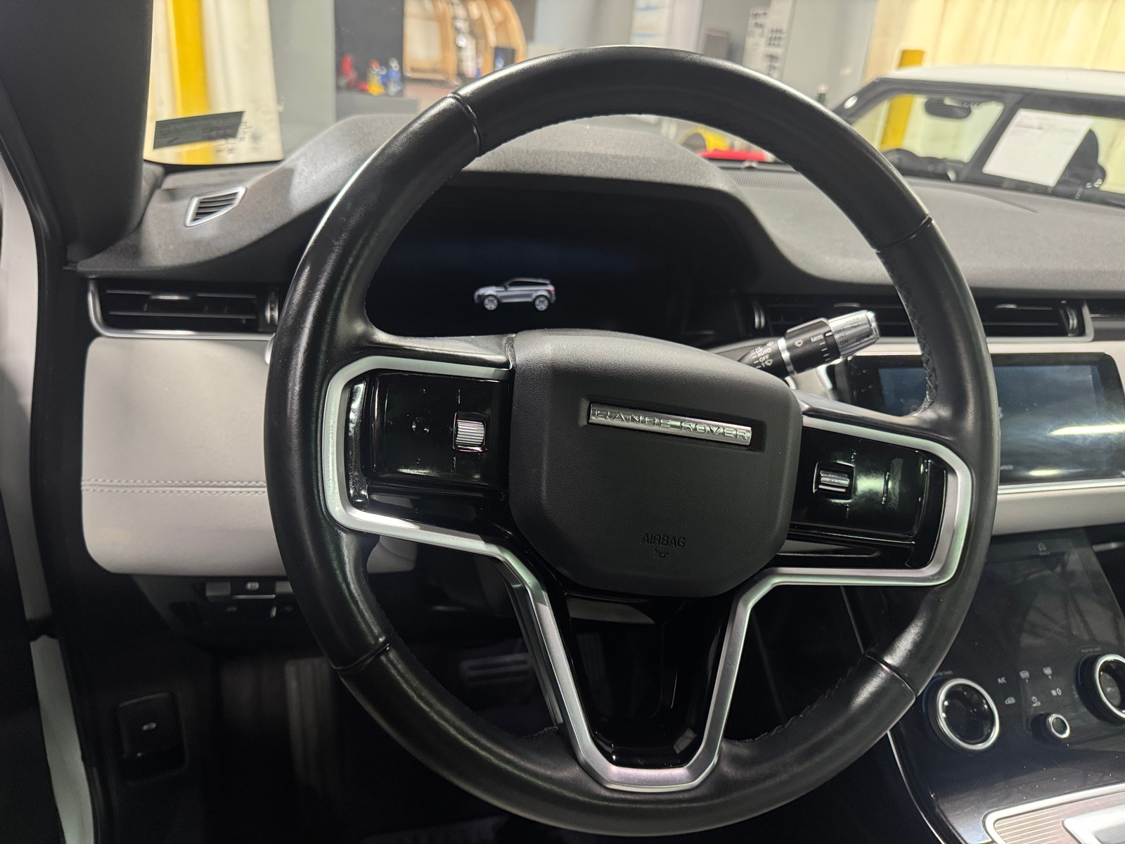 Thumbnail: 2021 Land Rover Range Rover Evoque - 4