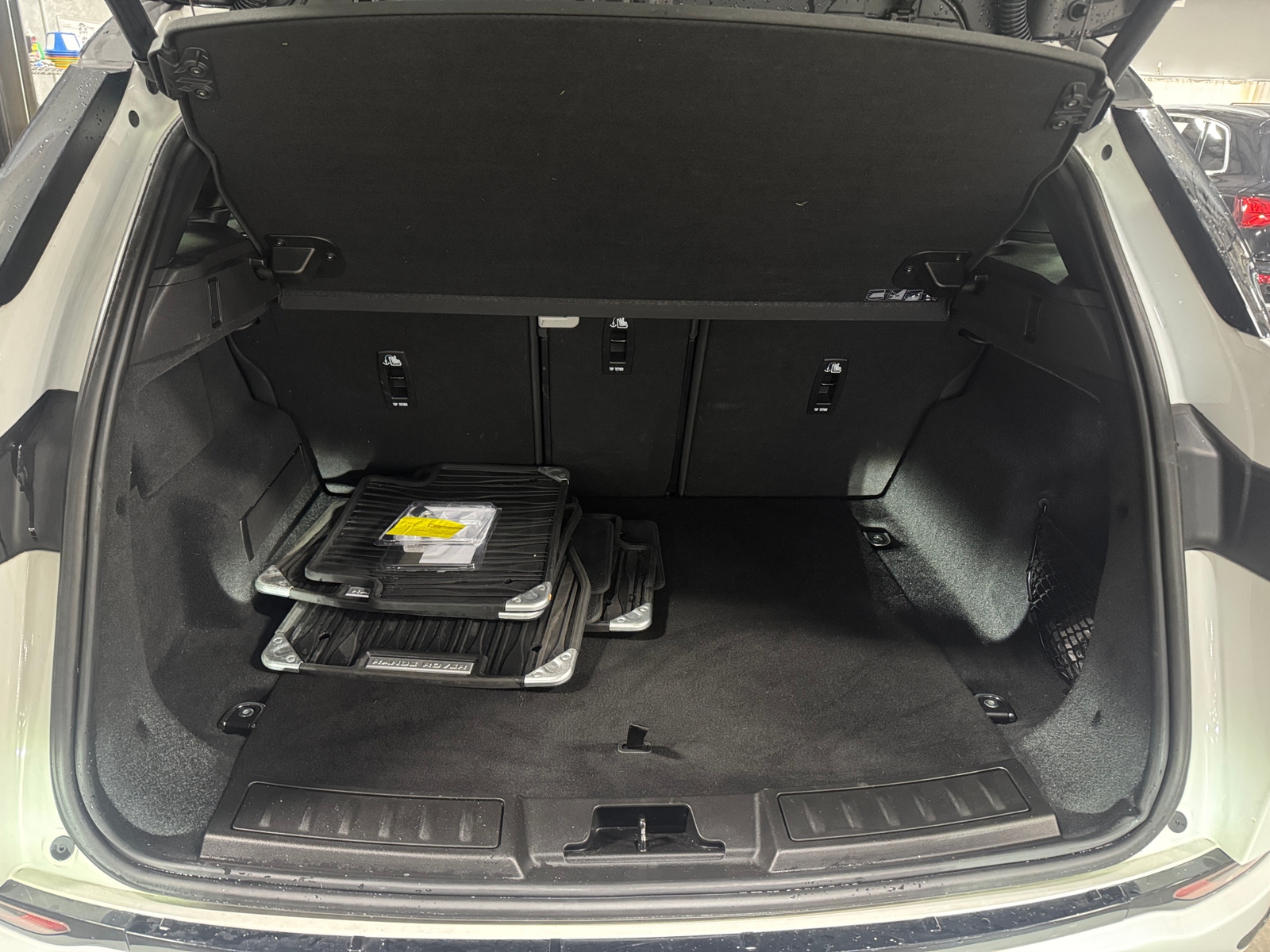 Thumbnail: 2021 Land Rover Range Rover Evoque - 6