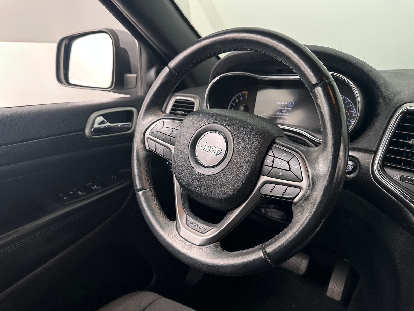 Thumbnail: 2018 Jeep Grand Cherokee - 5